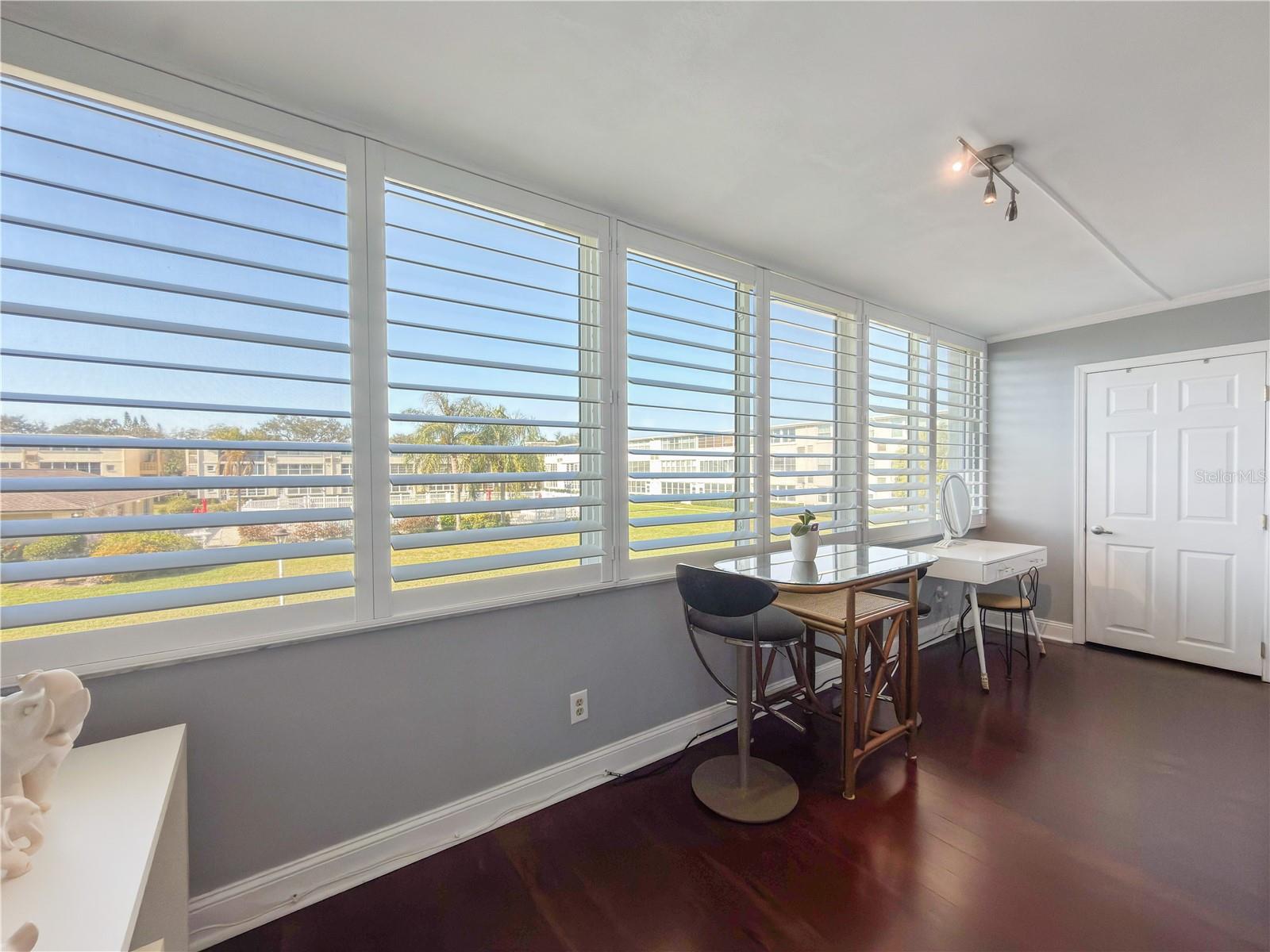 Image 25 of 35 For 8100 Dr Martin Luther King Jr Street N 202