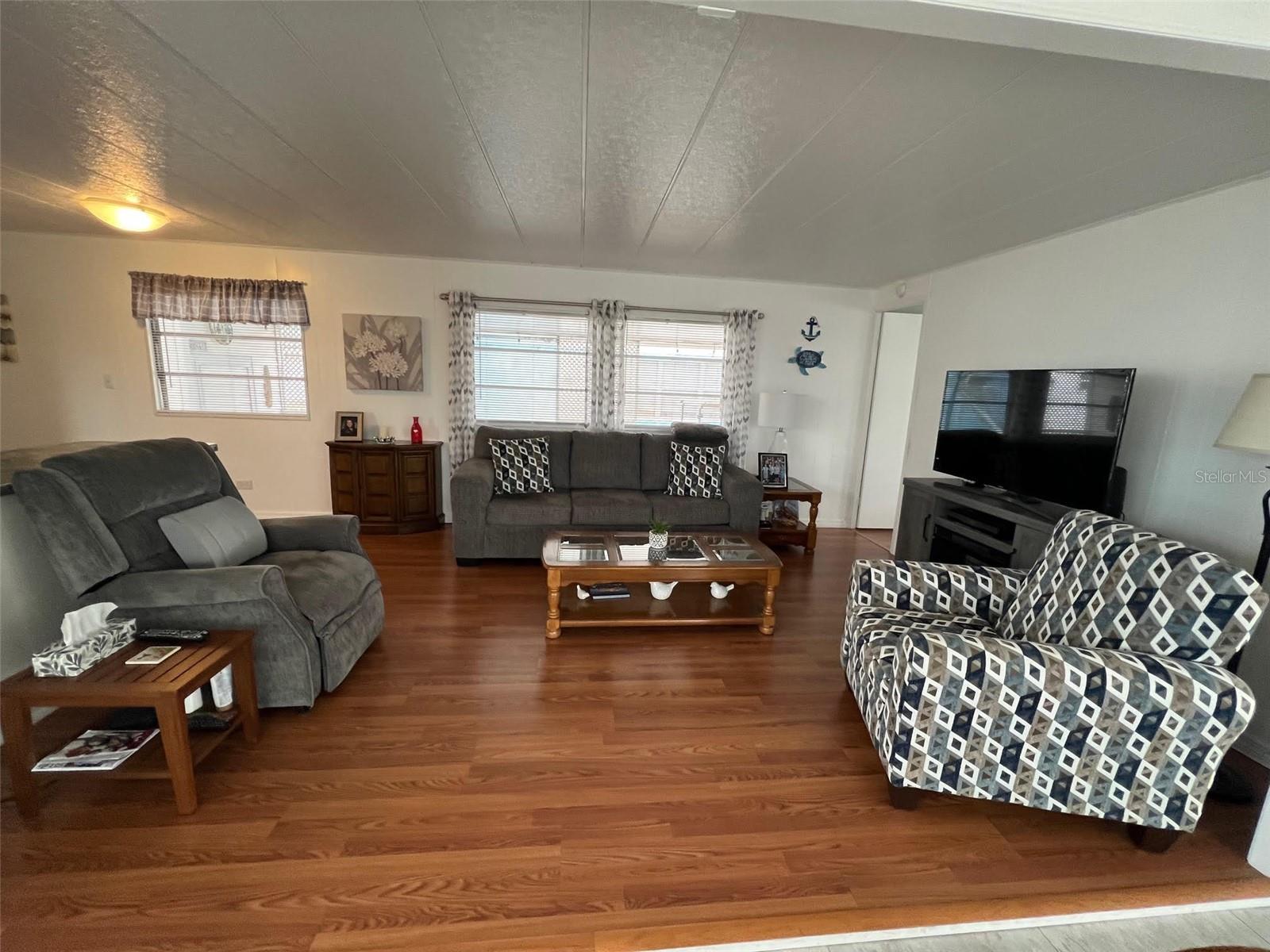 Image 12 of 25 For 44 Thatch Palm Street W