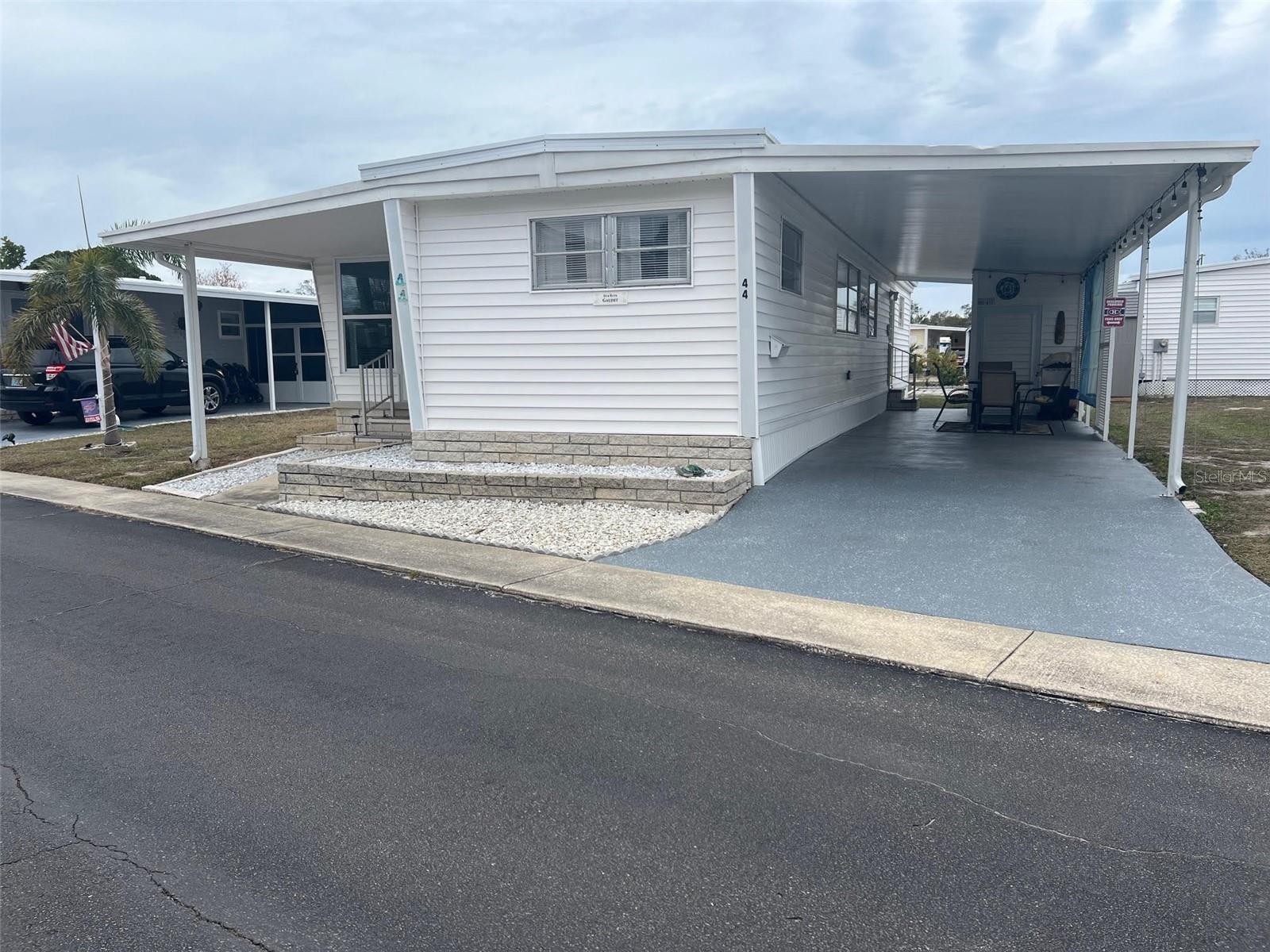 Image 2 of 25 For 44 Thatch Palm Street W