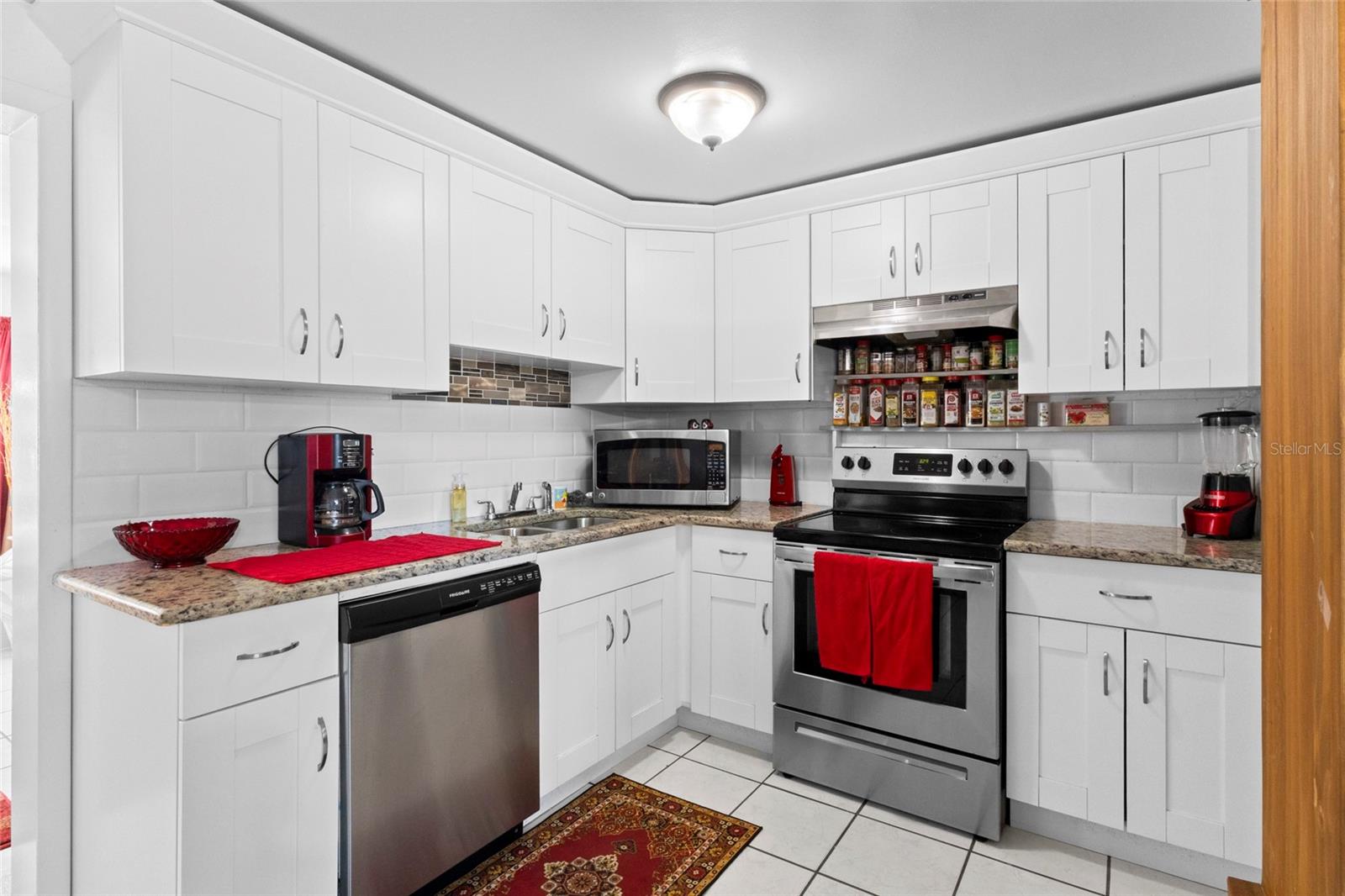 Image 17 of 28 For 10490 115th Avenue