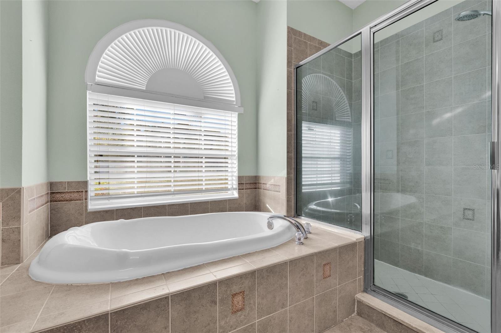 Image 14 of 56 For 11709 Stonewood Gate Drive