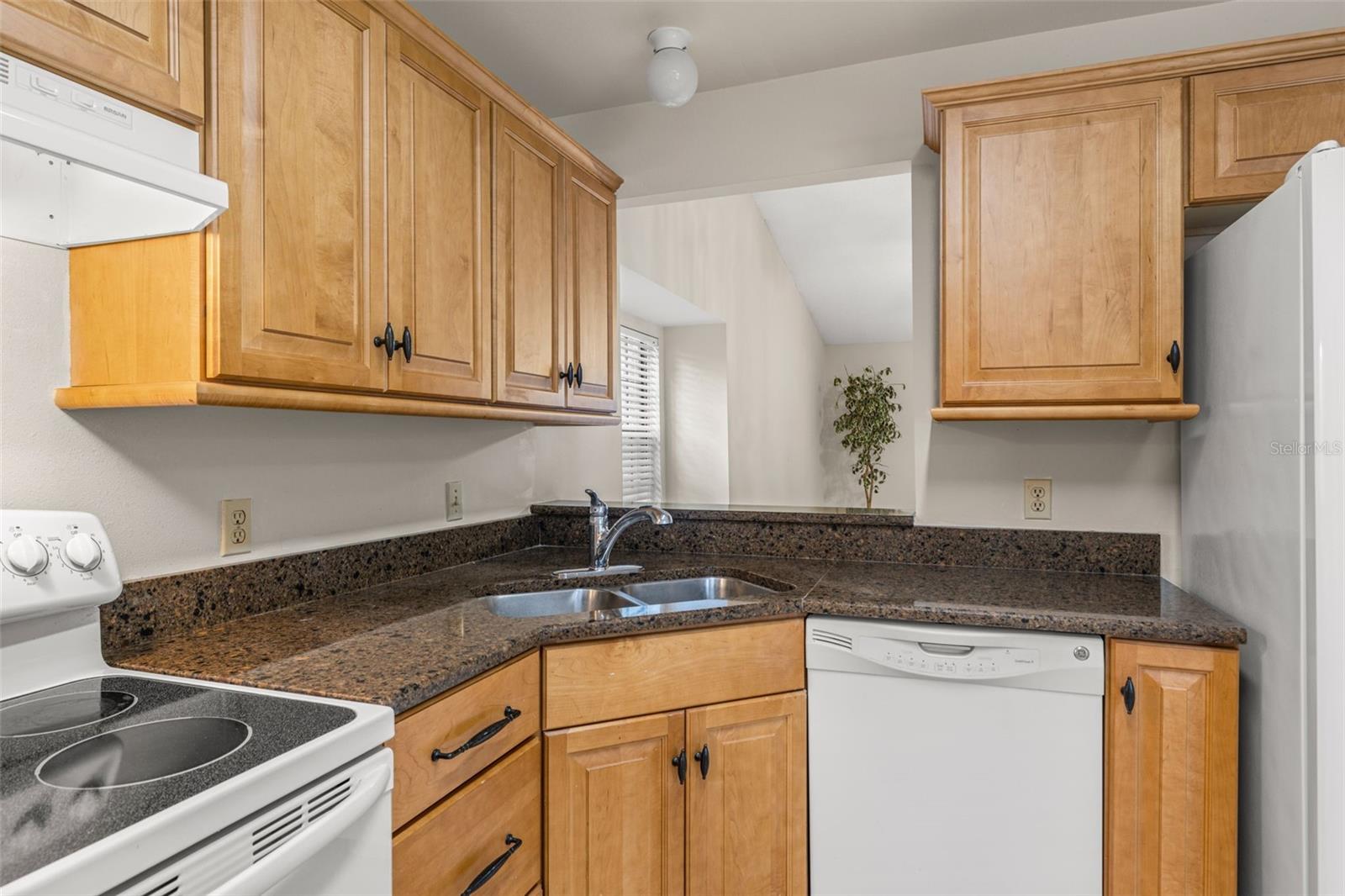 Image 10 of 27 For 5100 Burchette Road 300