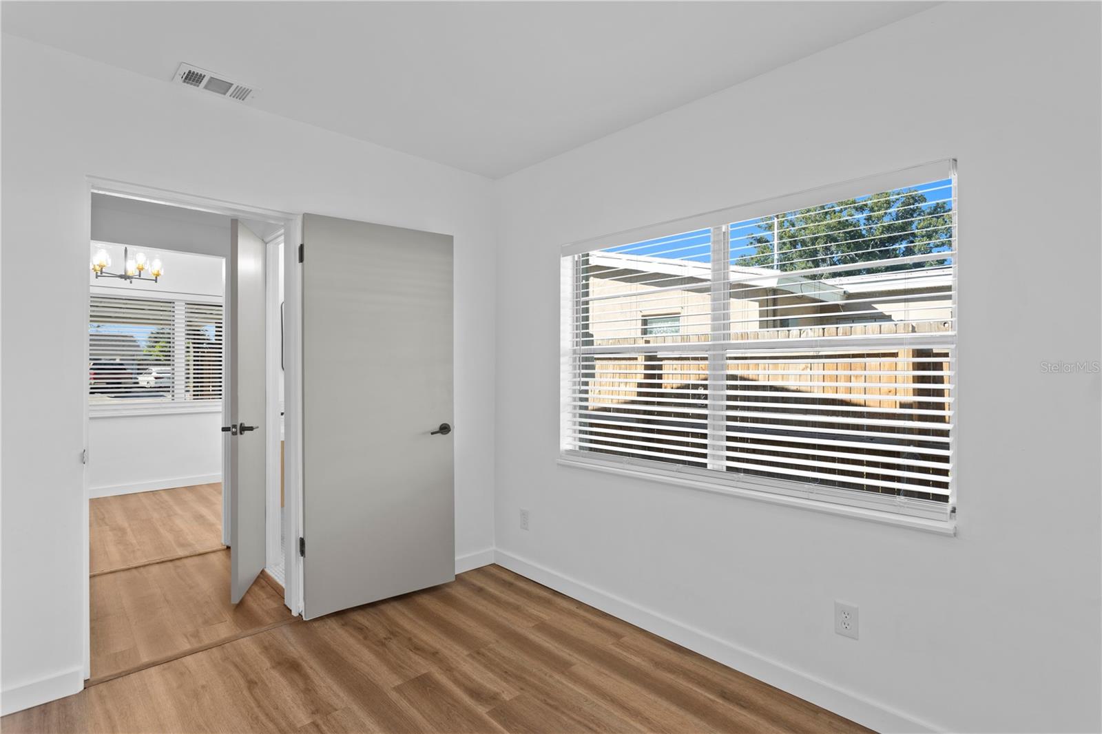 Image 14 of 24 For 10685 109th Street