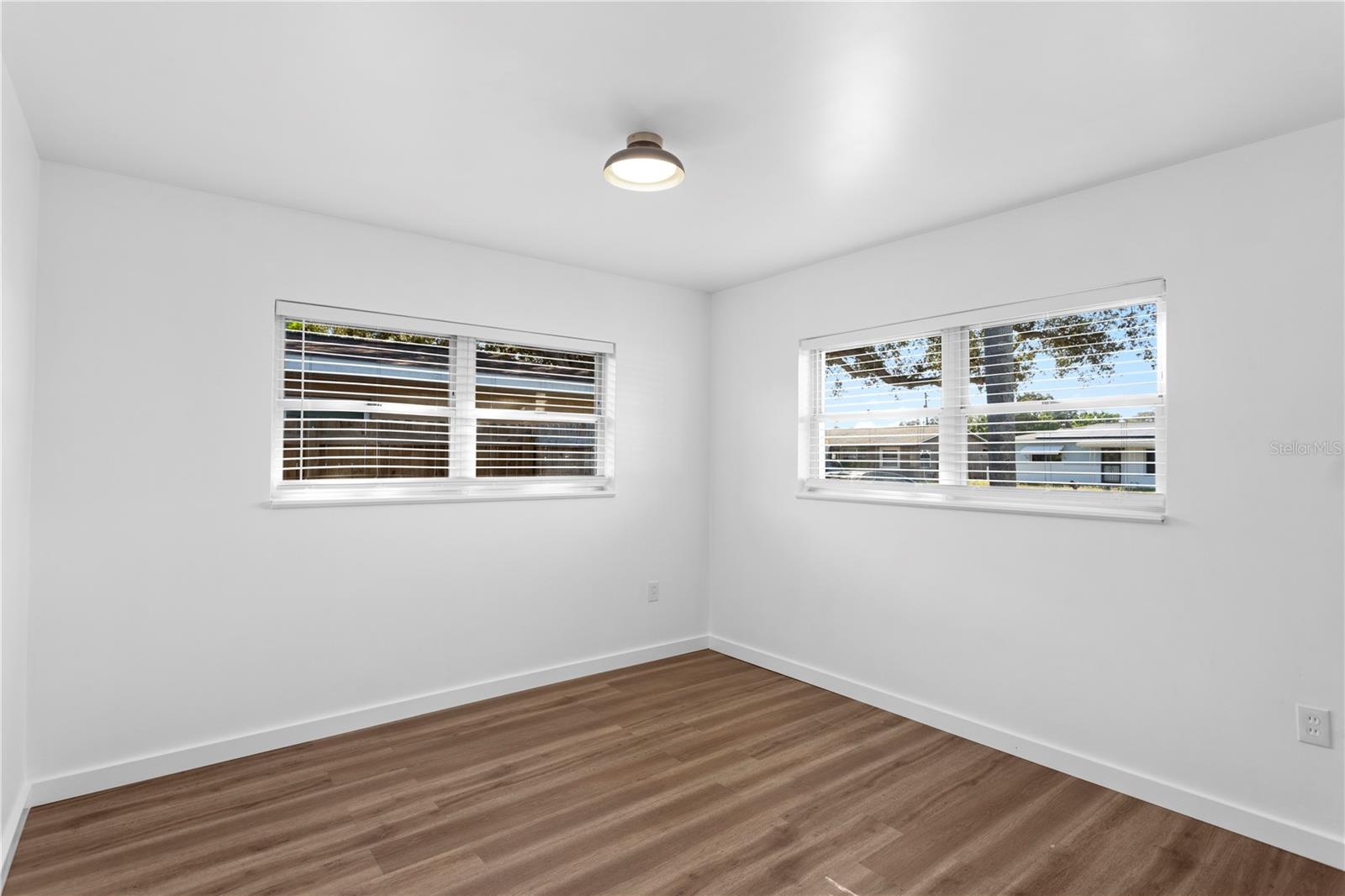 Image 18 of 24 For 10685 109th Street