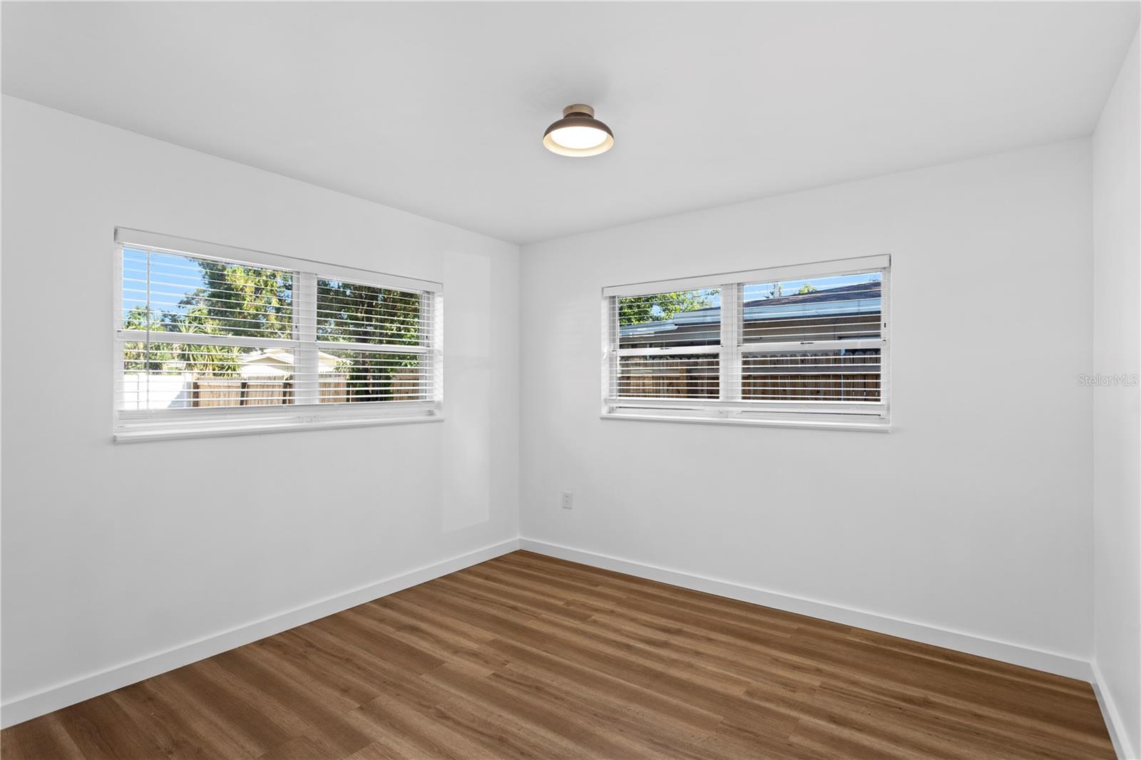 Image 20 of 24 For 10685 109th Street