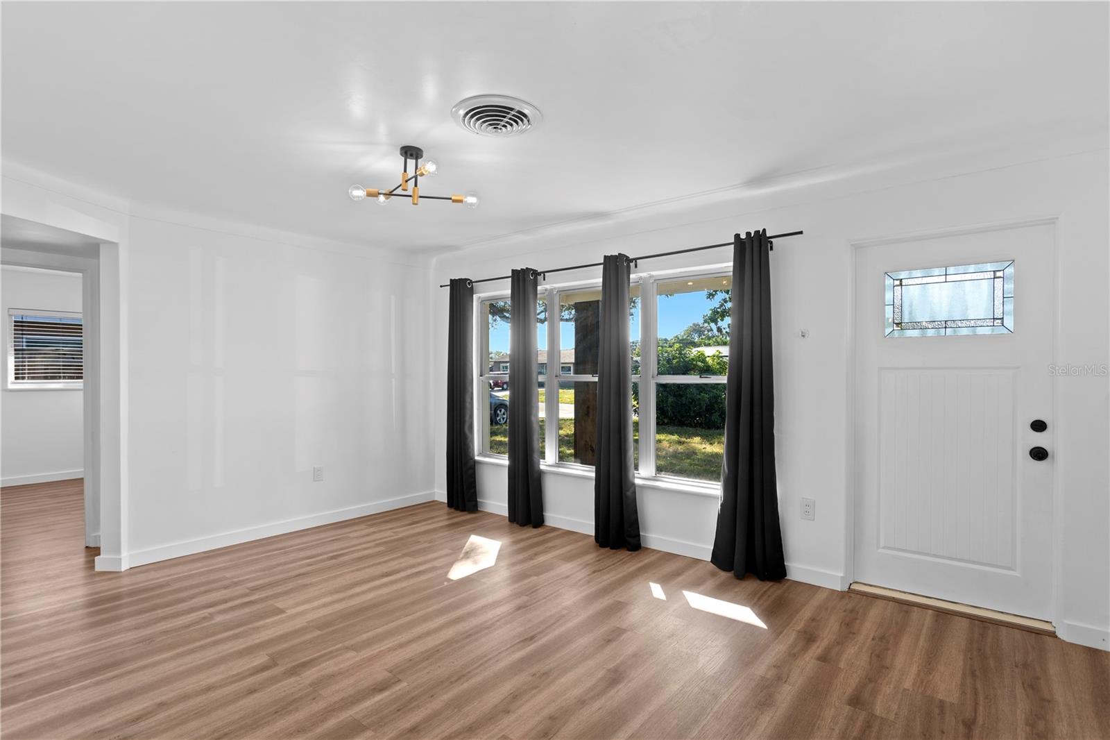 Image 7 of 24 For 10685 109th Street