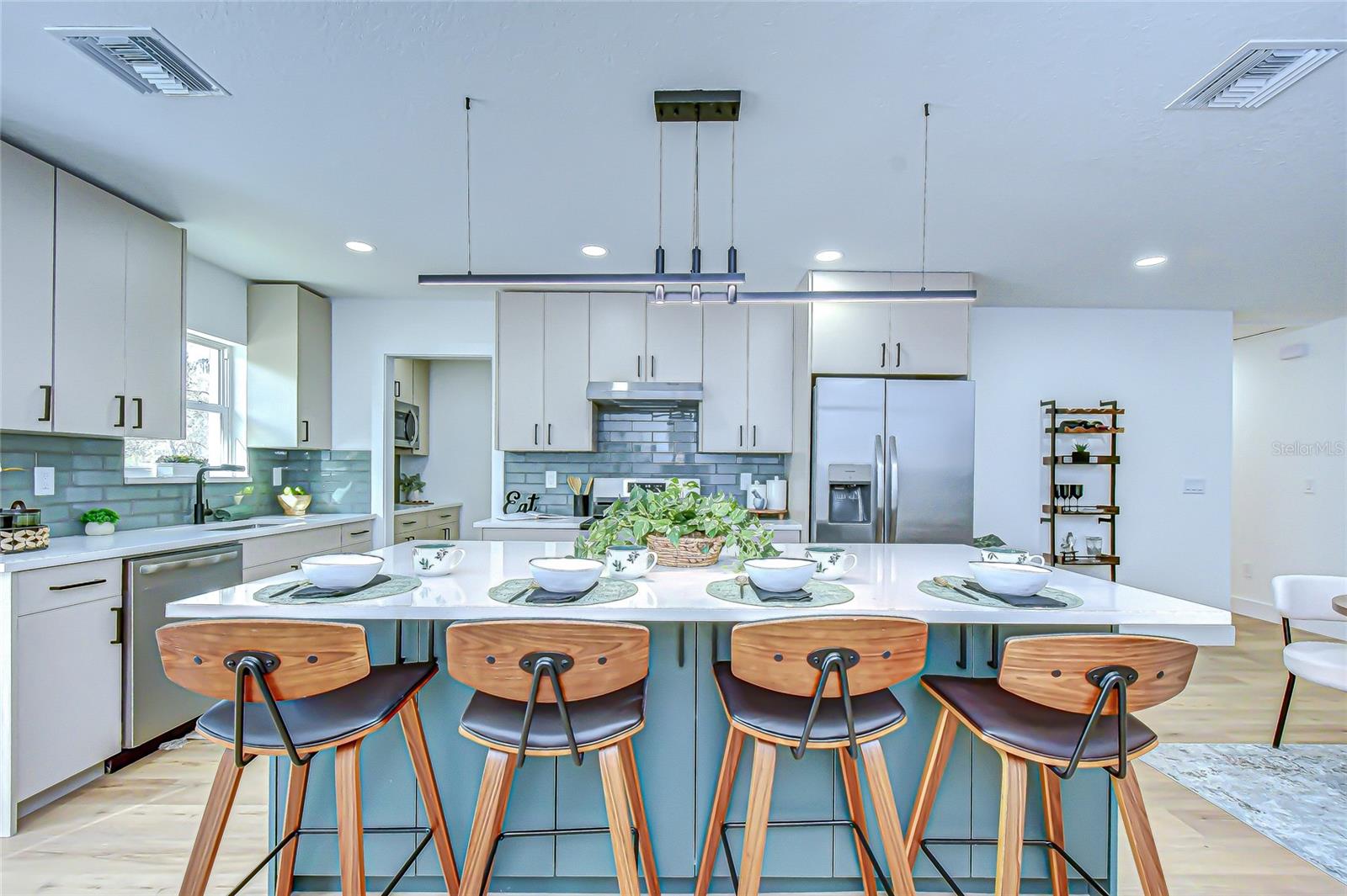 Image 10 of 33 For 909 Lake Charles Circle