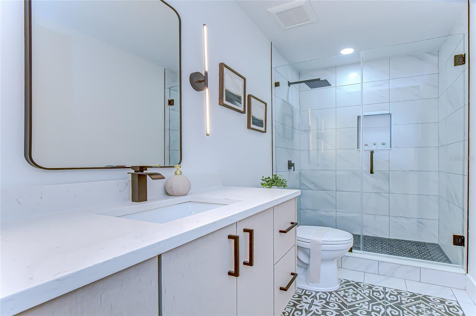 Image 24 of 33 For 909 Lake Charles Circle