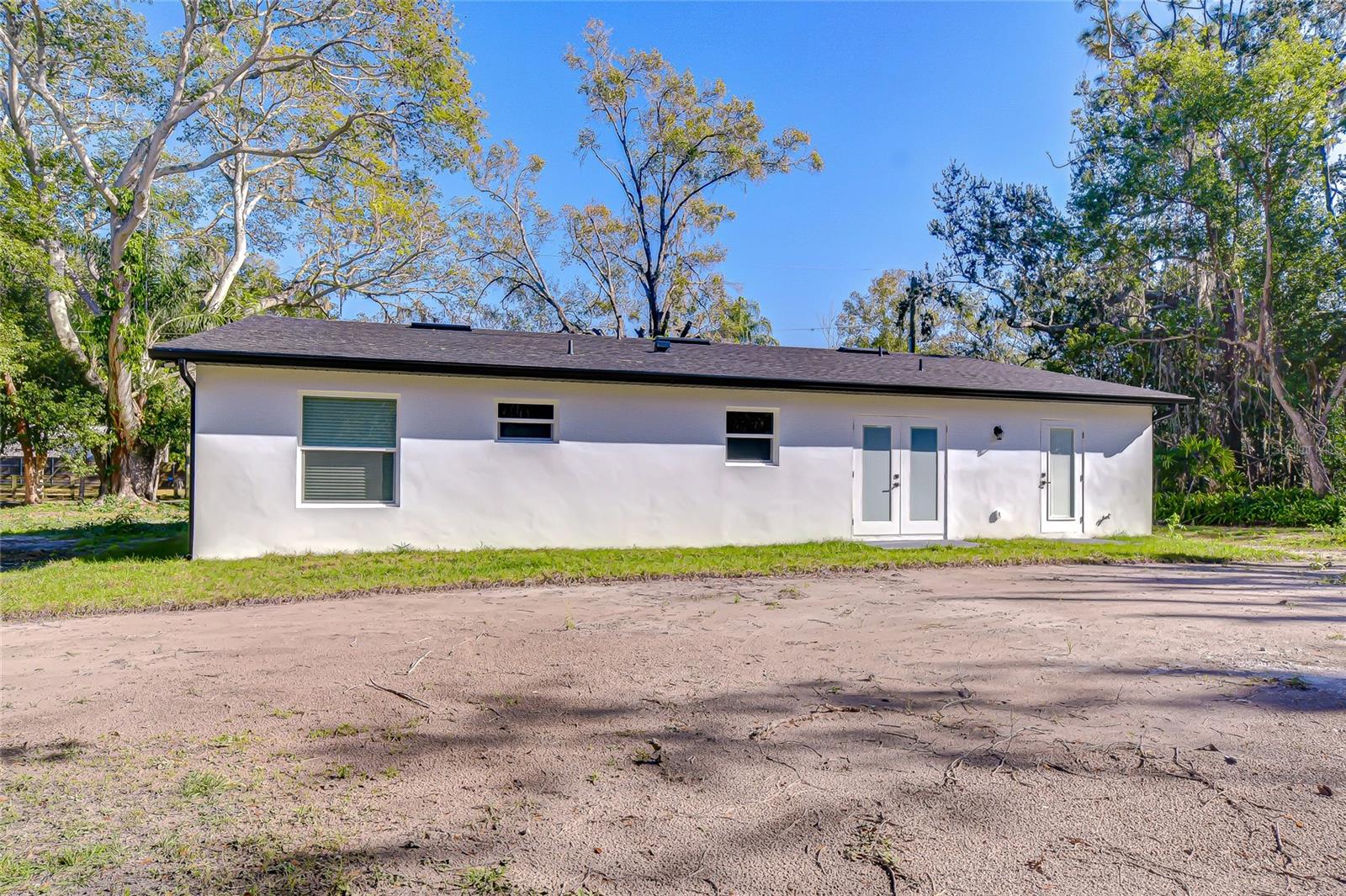 Image 29 of 33 For 909 Lake Charles Circle