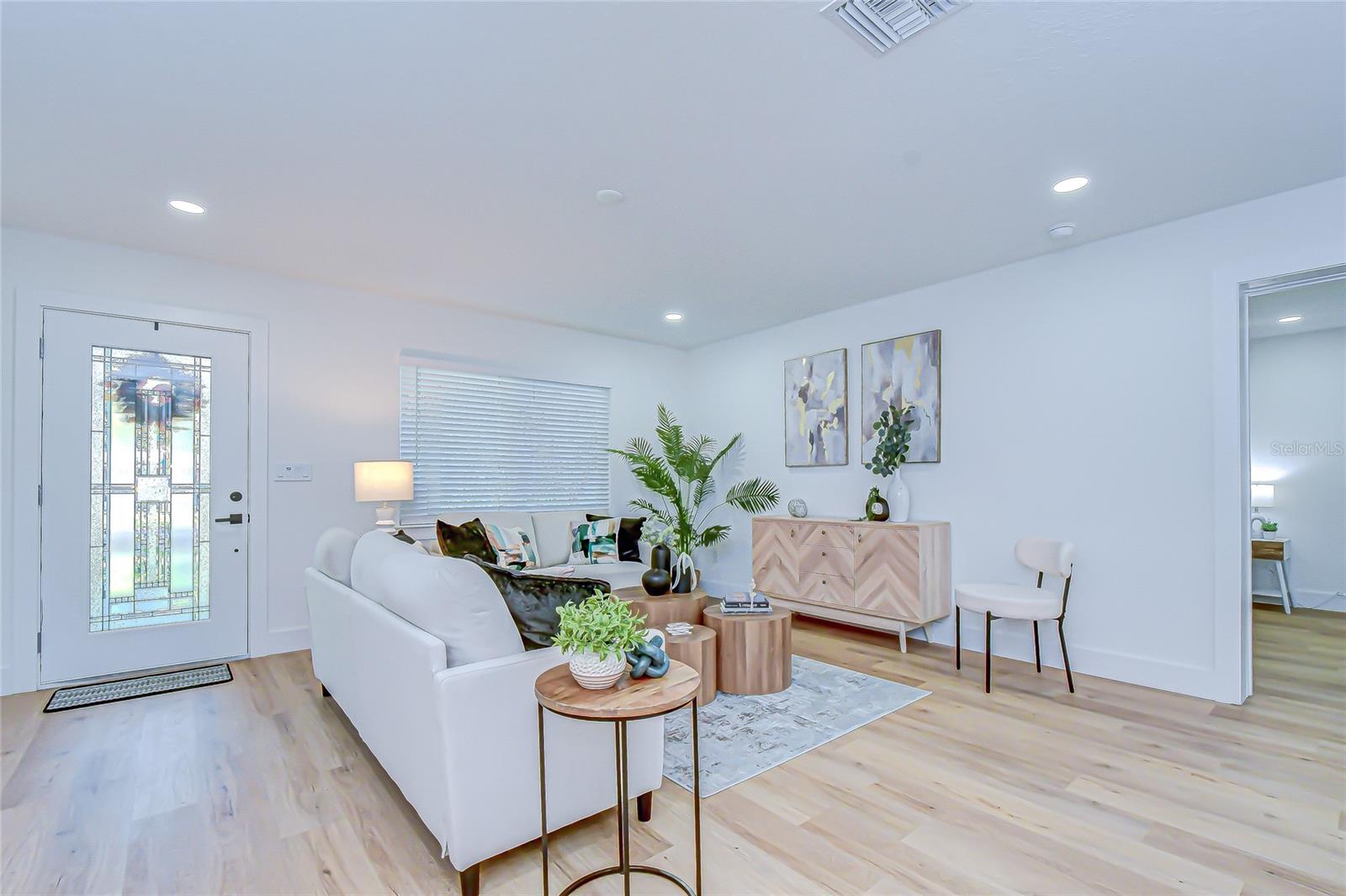 Image 5 of 33 For 909 Lake Charles Circle