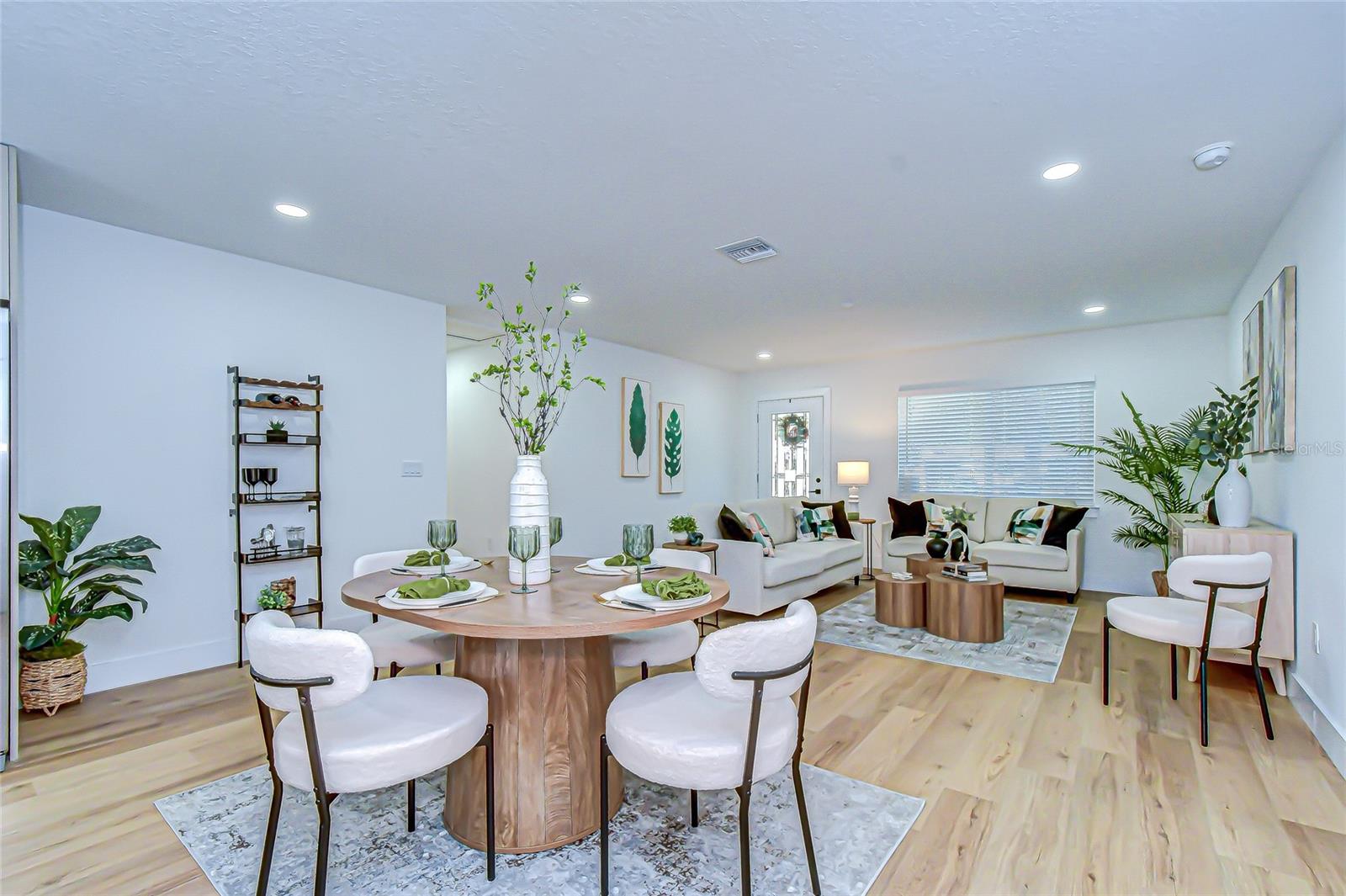 Image 7 of 33 For 909 Lake Charles Circle