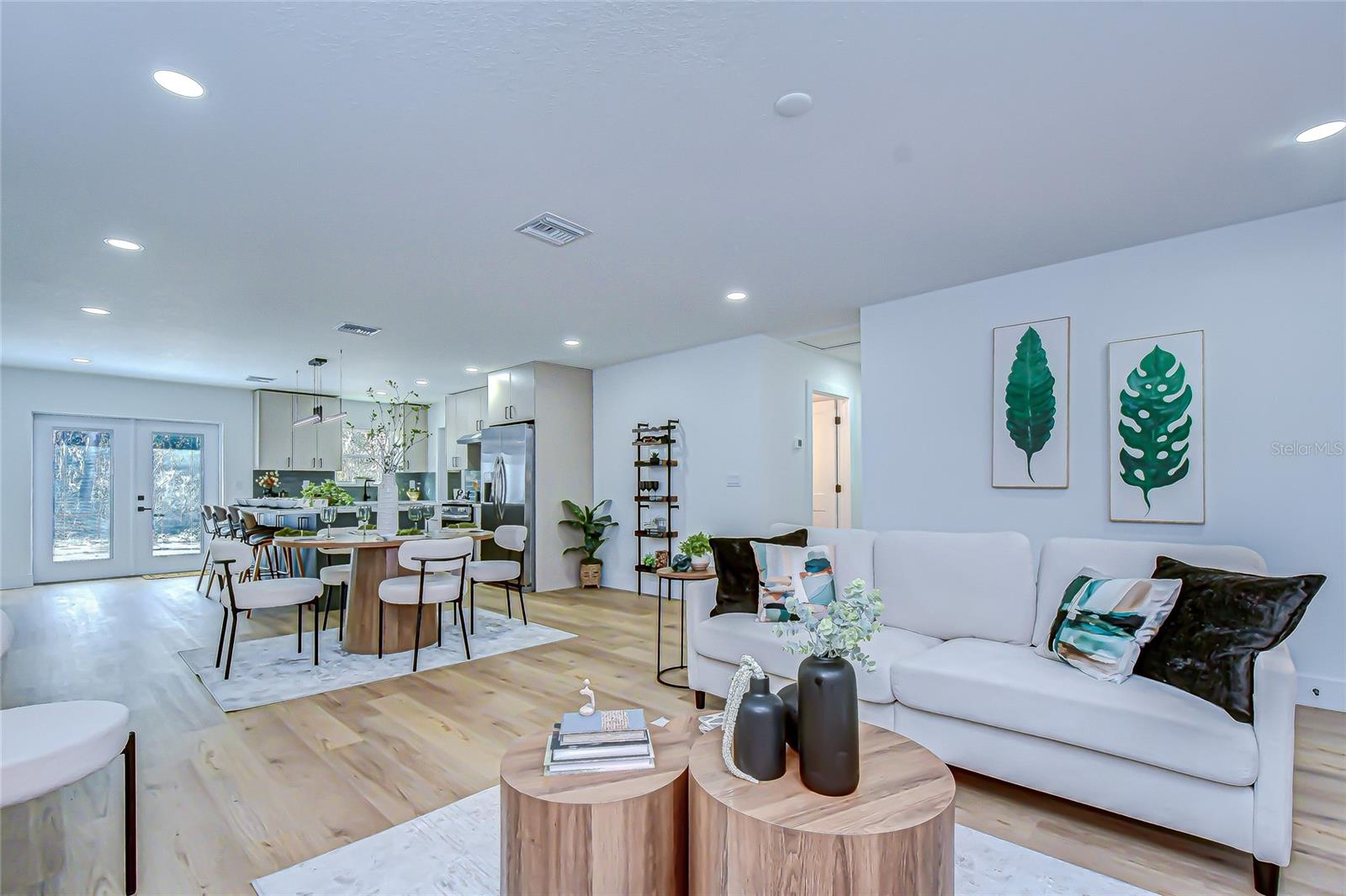 Image 8 of 33 For 909 Lake Charles Circle