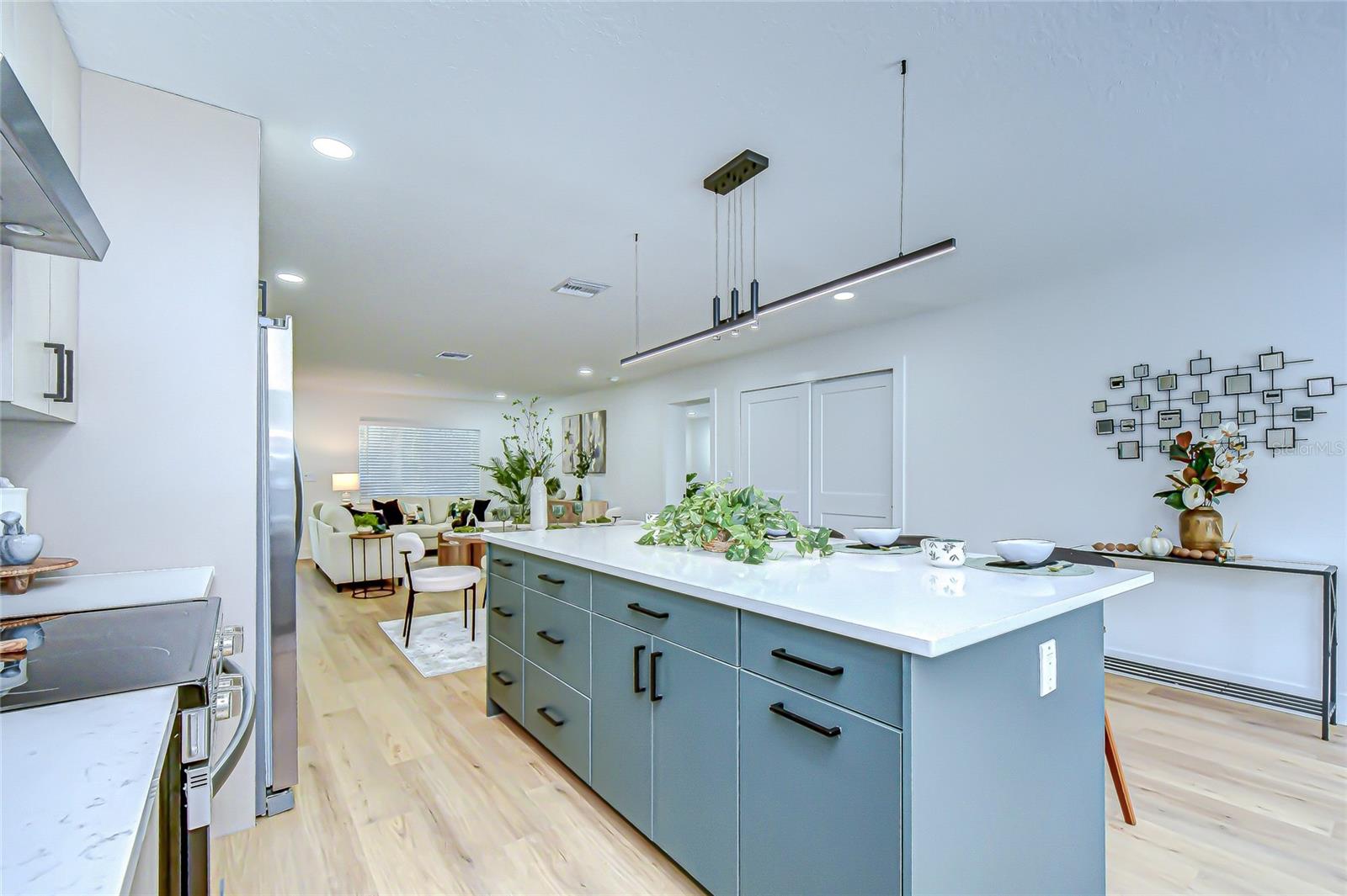 Image 9 of 33 For 909 Lake Charles Circle