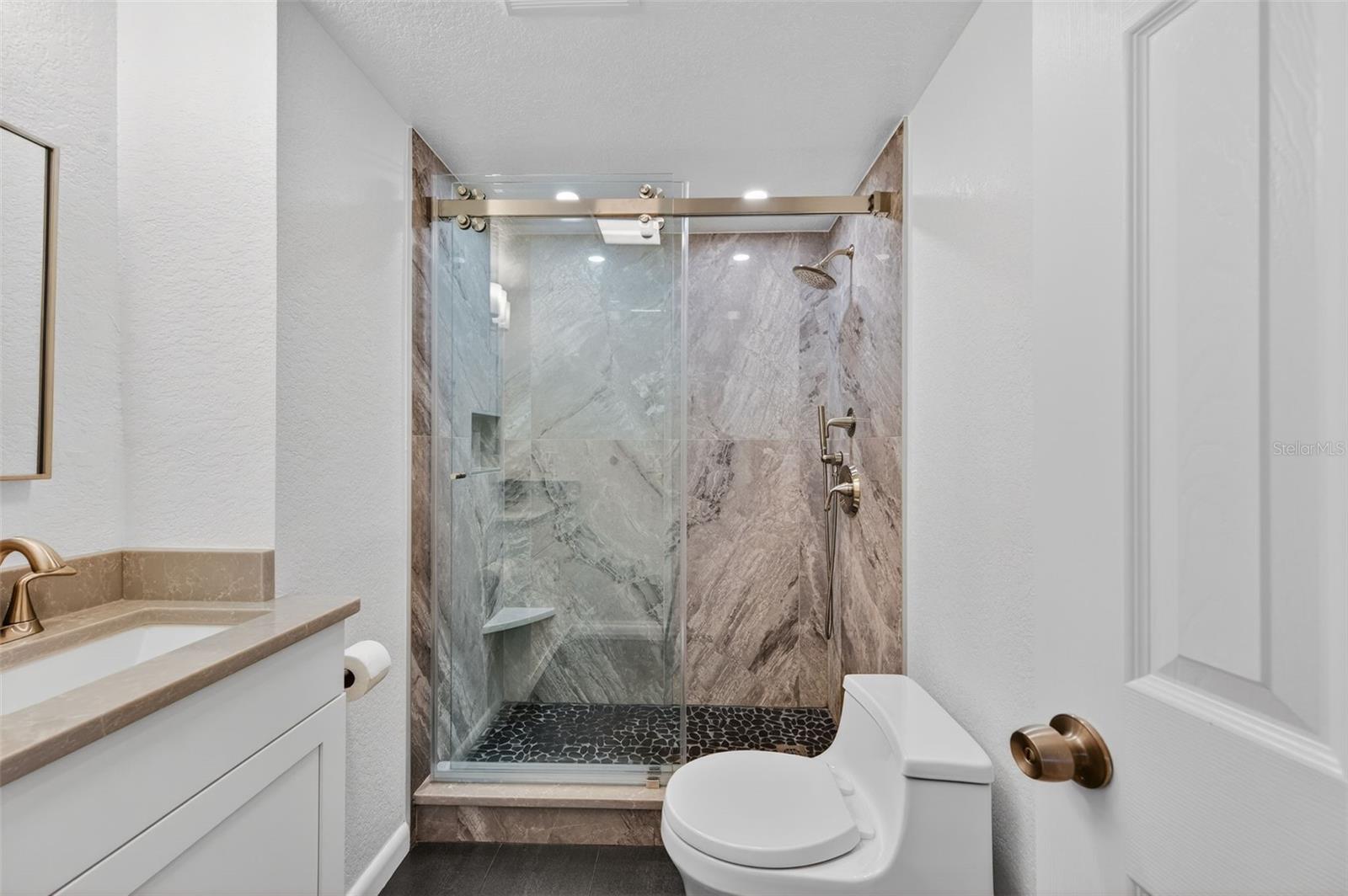 Image 14 of 28 For 12100 Capri Circle S 203