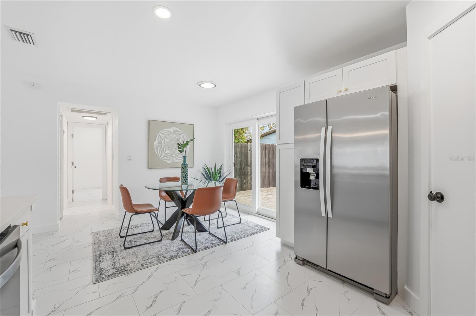 Image 12 of 38 For 4095 Locust Street Ne