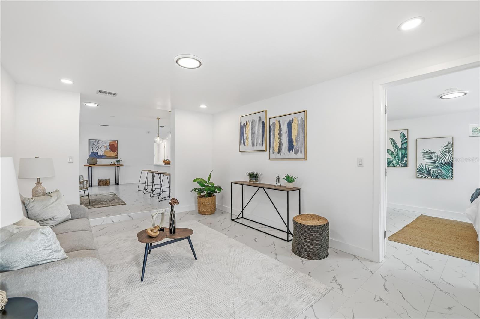 Image 14 of 38 For 4095 Locust Street Ne