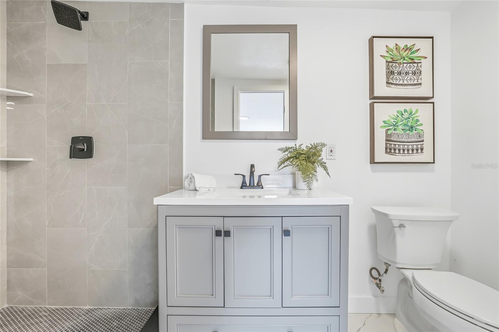 Image 17 of 38 For 4095 Locust Street Ne