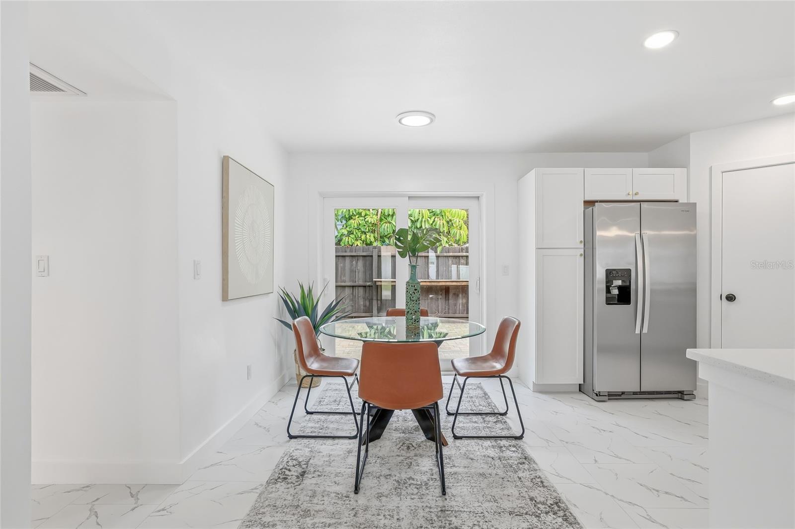 Image 7 of 38 For 4095 Locust Street Ne