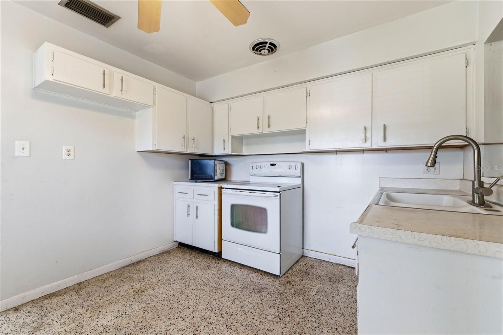 Image 10 of 25 For 3113 Dewey Street