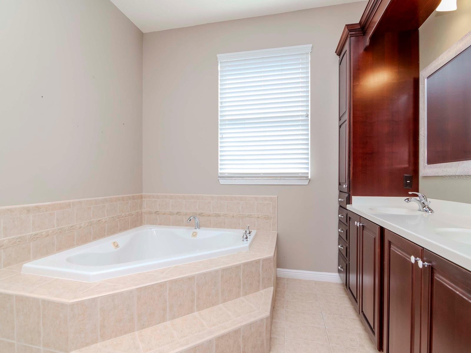 Image 31 of 92 For 320 Georgia Avenue