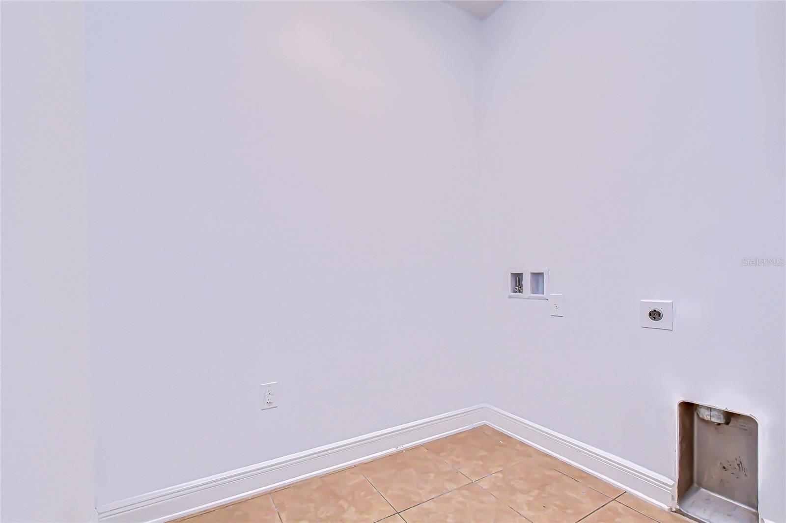 Image 17 of 61 For 14326 Fissore Blvd