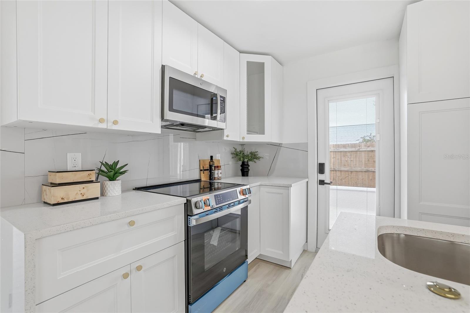 Image 11 of 45 For 6050 Garmouth Way N