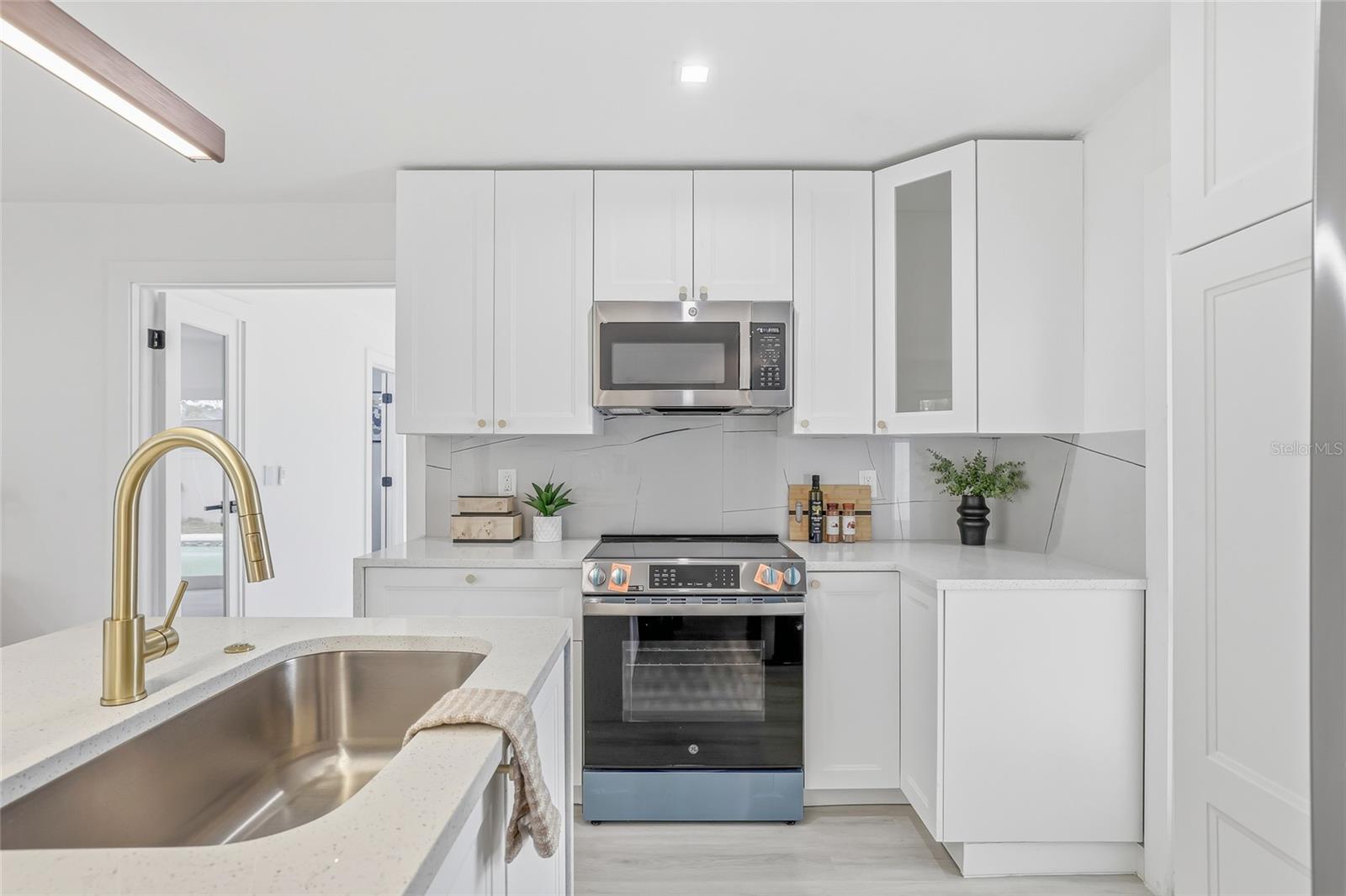 Image 16 of 45 For 6050 Garmouth Way N