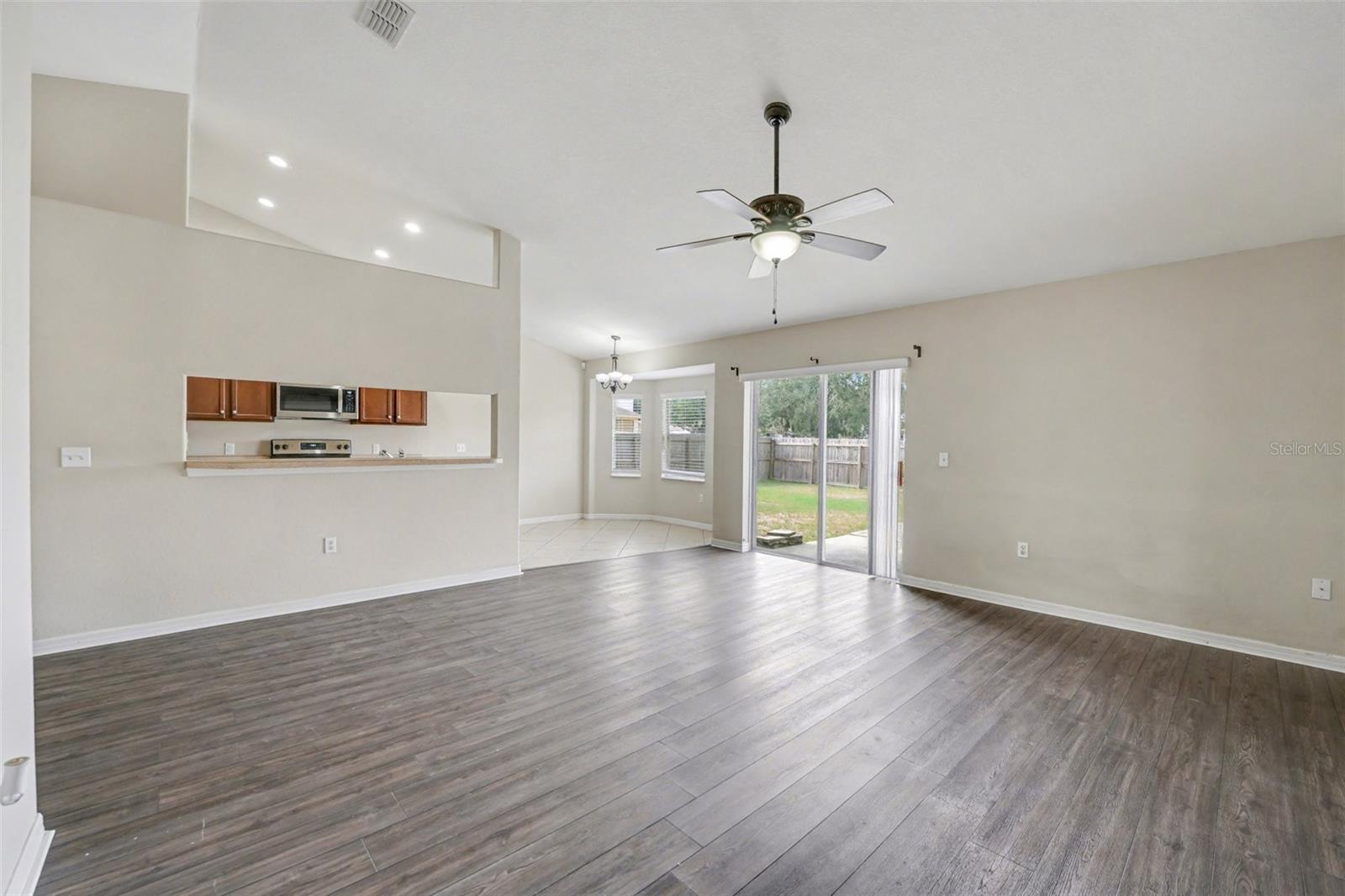 Image 3 of 12 For 865 Terranova Road