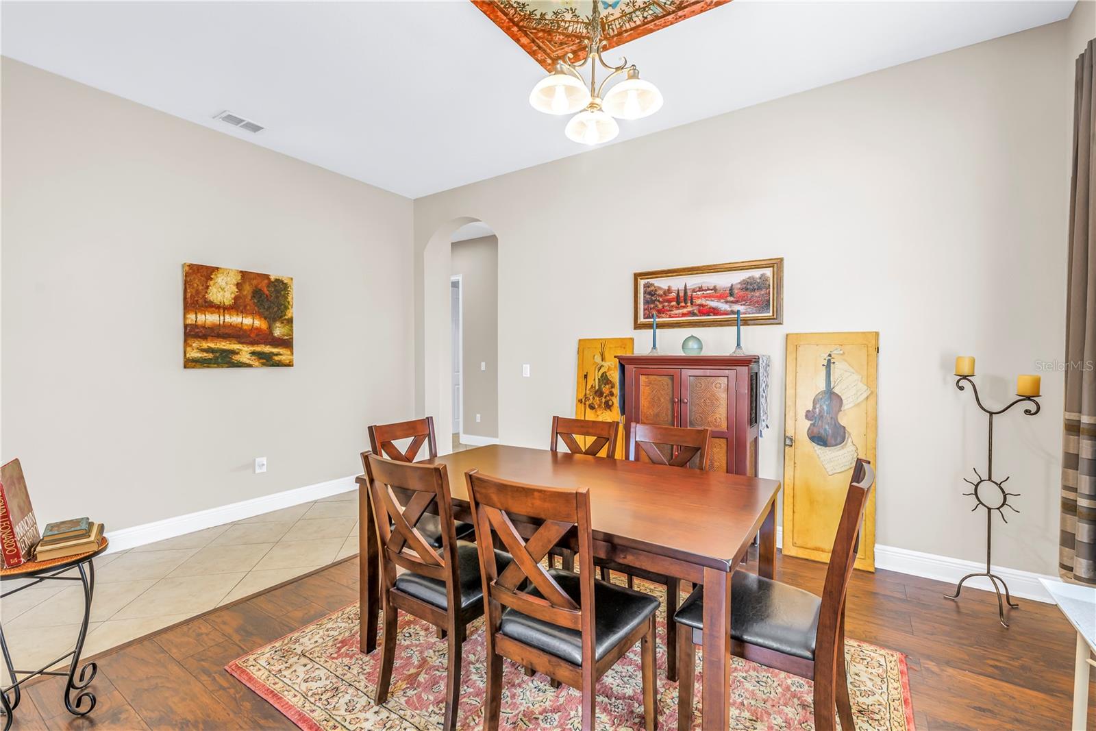 Image 14 of 47 For 607 Center Avenue