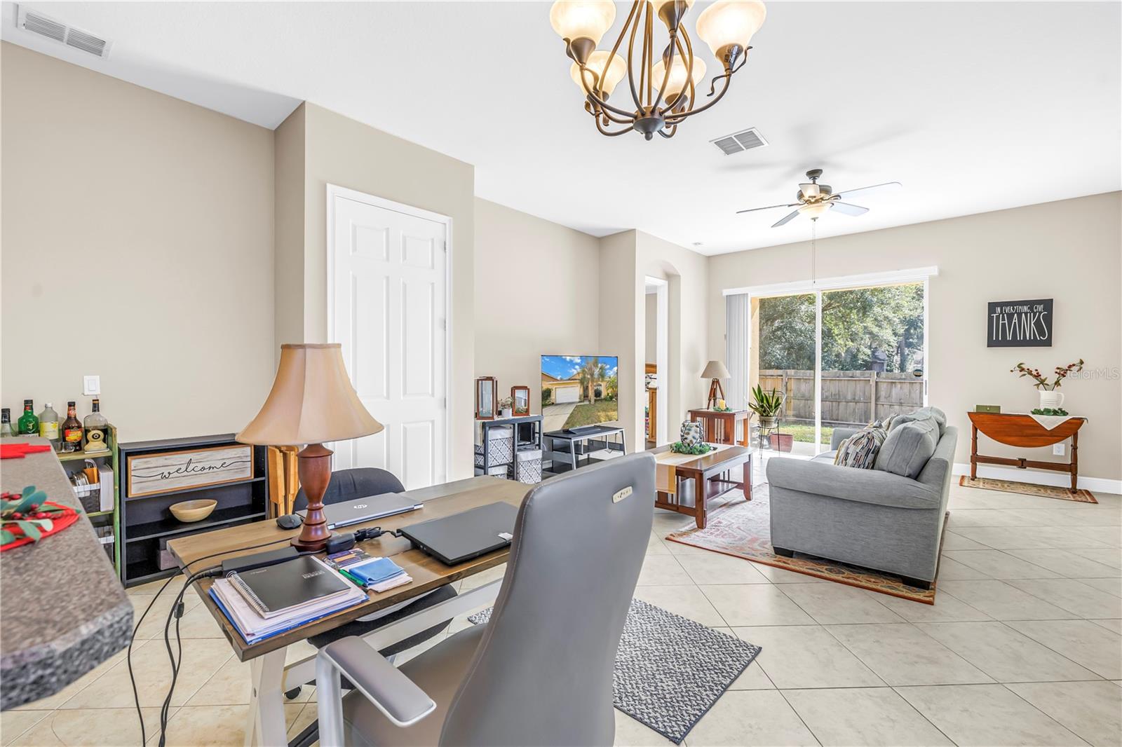 Image 20 of 47 For 607 Center Avenue