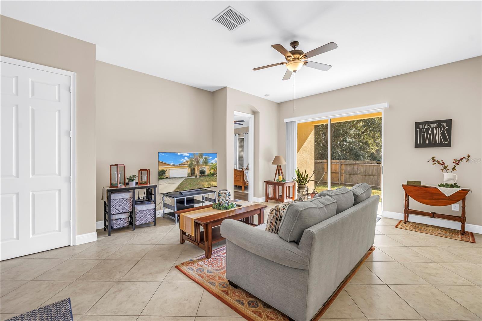 Image 22 of 47 For 607 Center Avenue