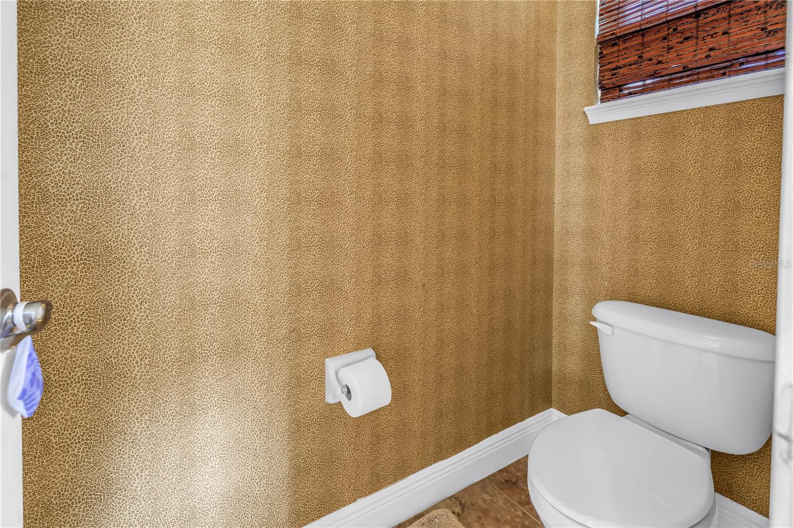 Image 32 of 47 For 607 Center Avenue