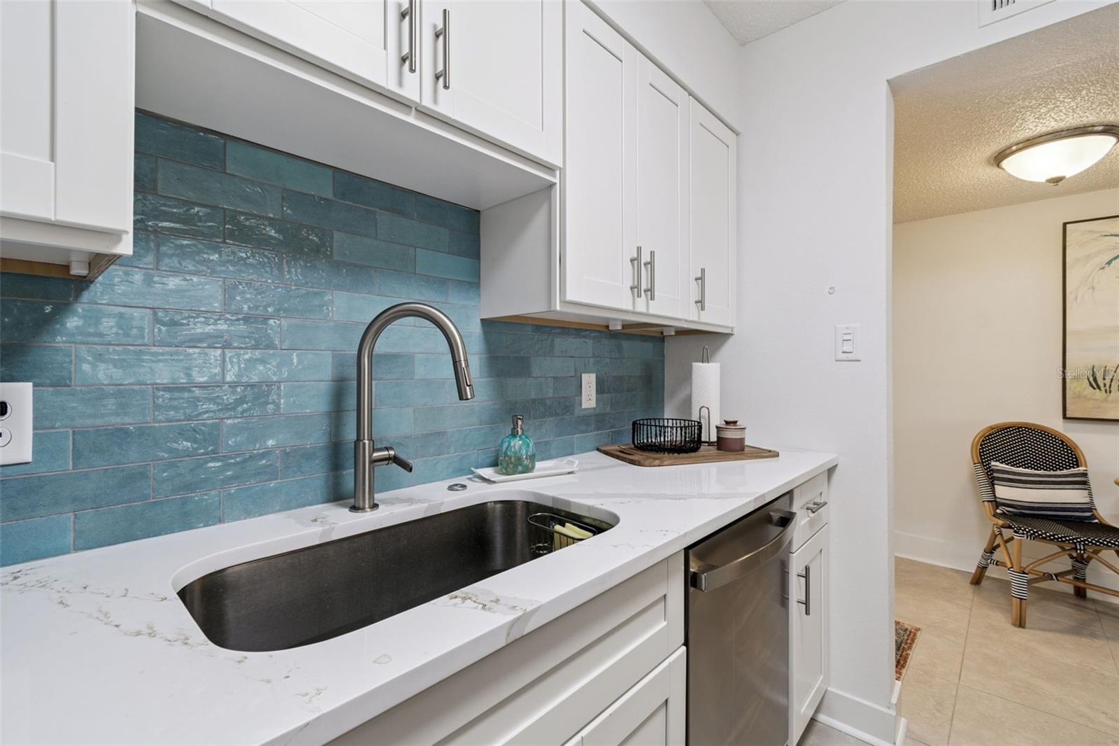 Image 12 of 24 For 7930 Sun Island Drive S 103