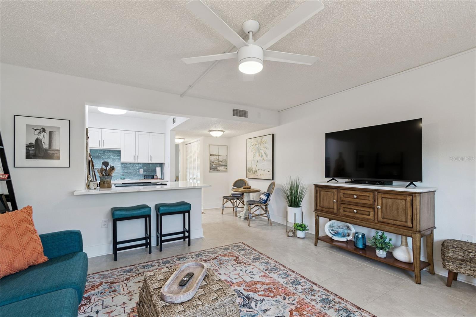 Image 5 of 24 For 7930 Sun Island Drive S 103