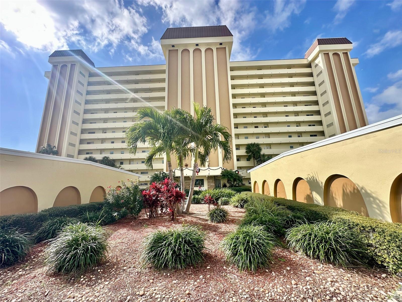 Details for 4550 Cove Circle 905, ST PETERSBURG, FL 33708