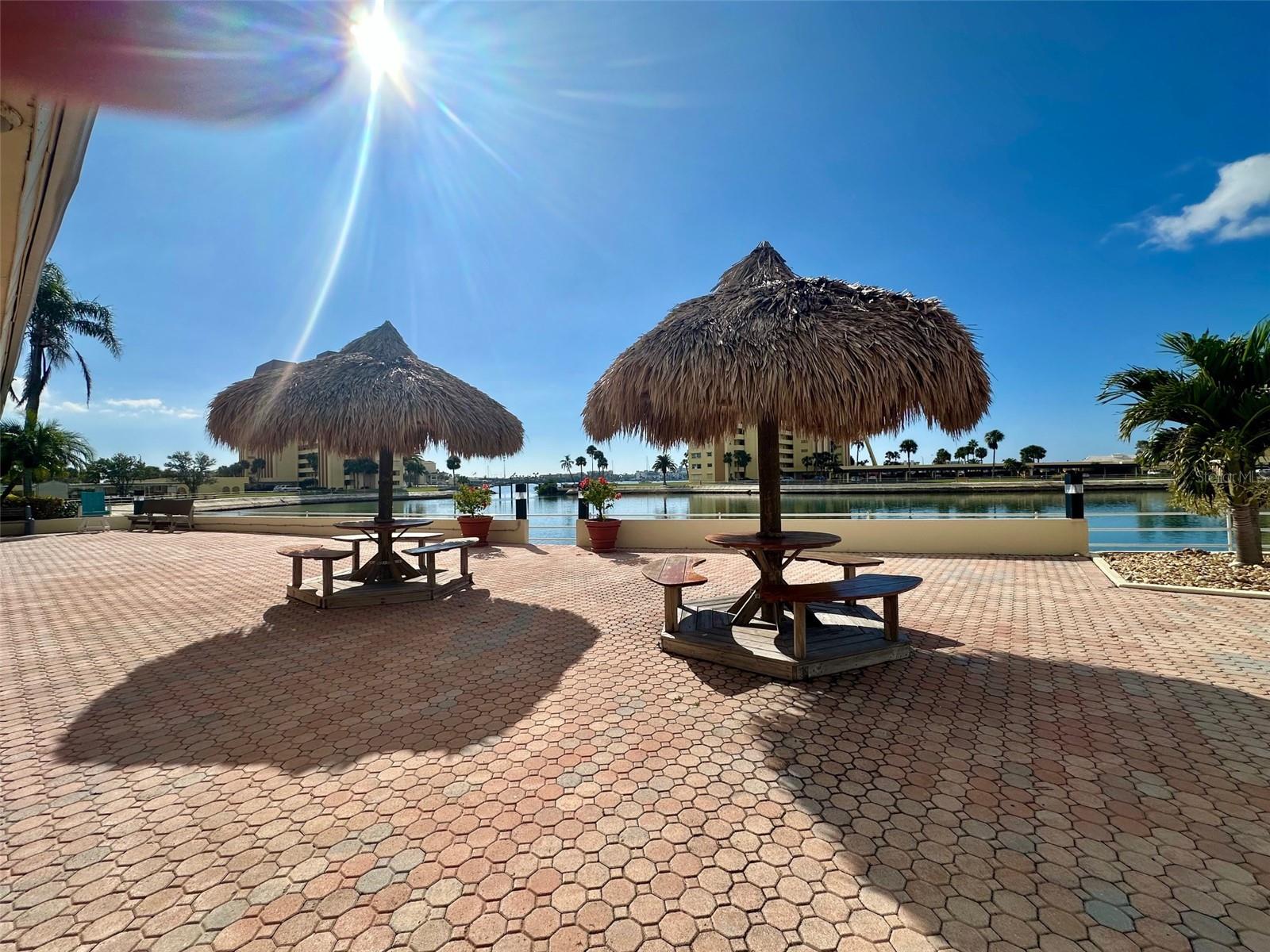 Image 15 of 17 For 4550 Cove Circle 905