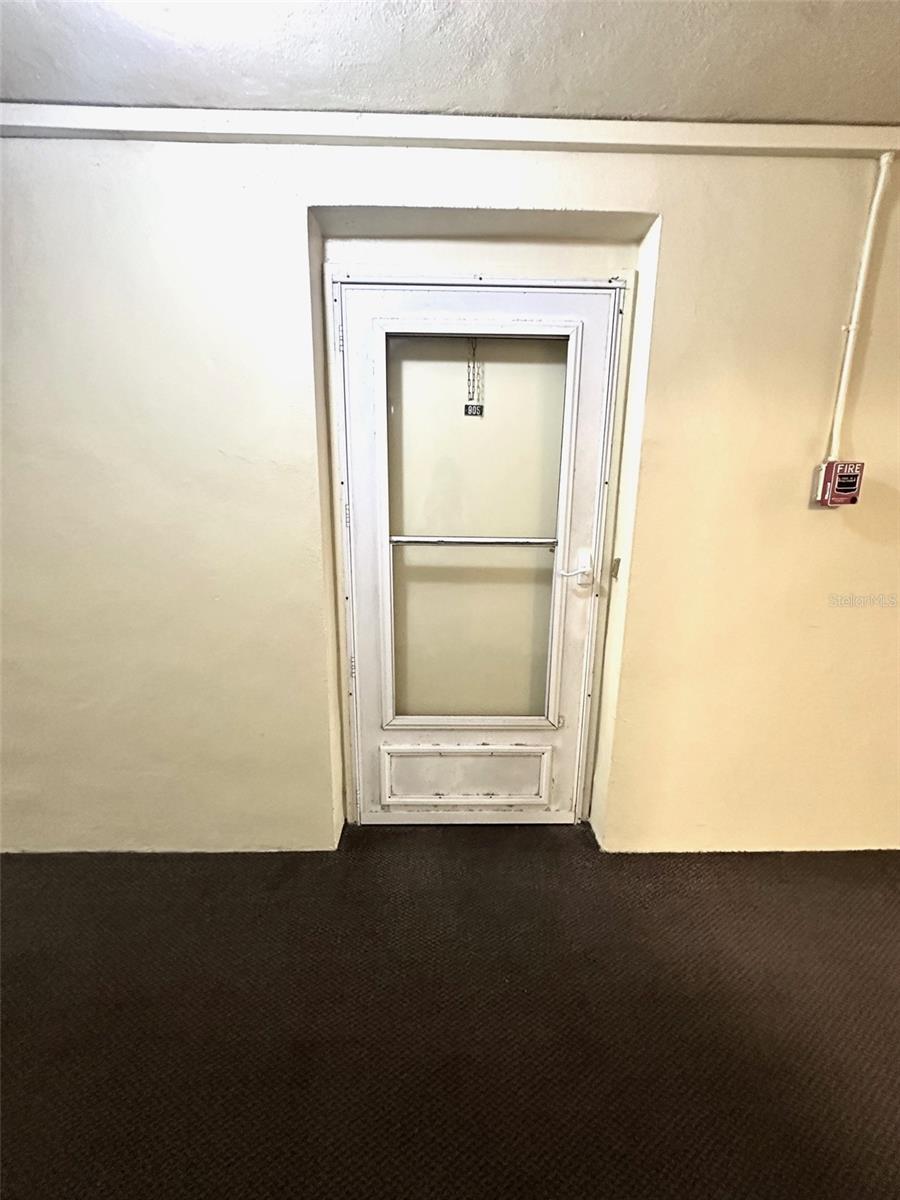 Image 3 of 17 For 4550 Cove Circle 905