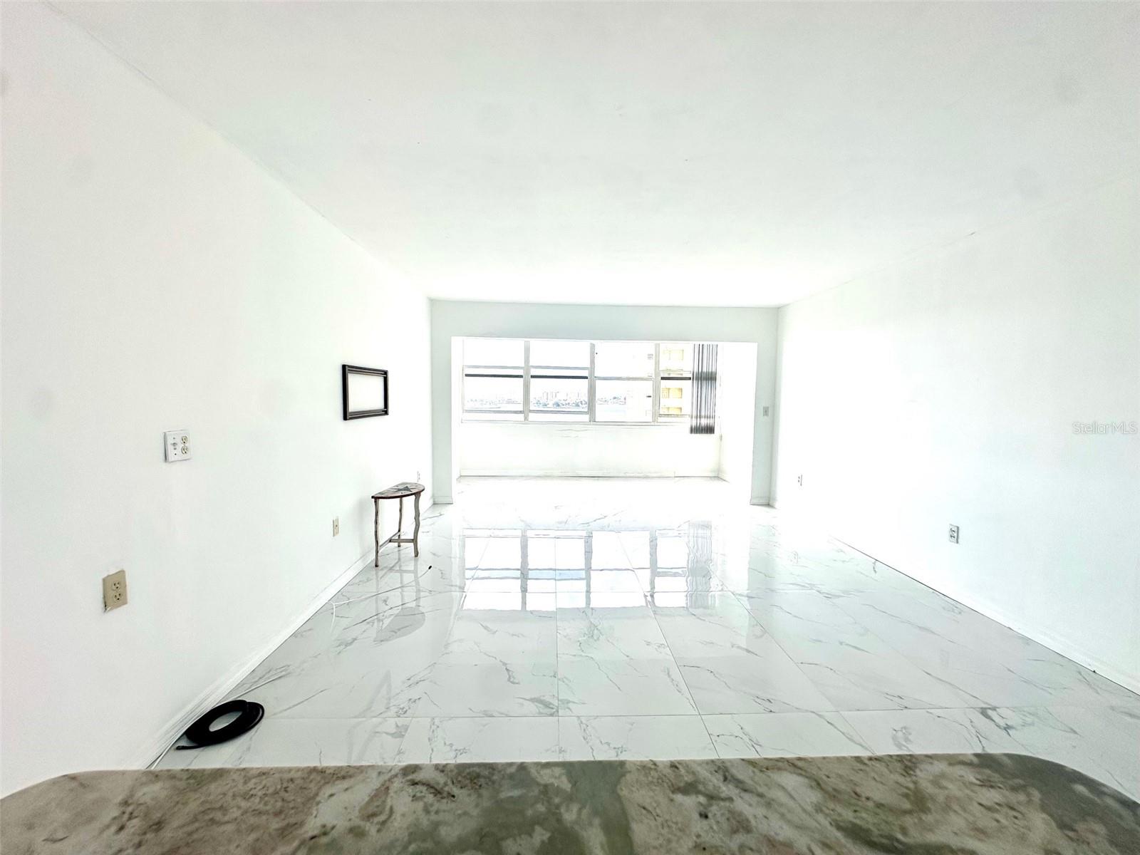 Image 6 of 17 For 4550 Cove Circle 905