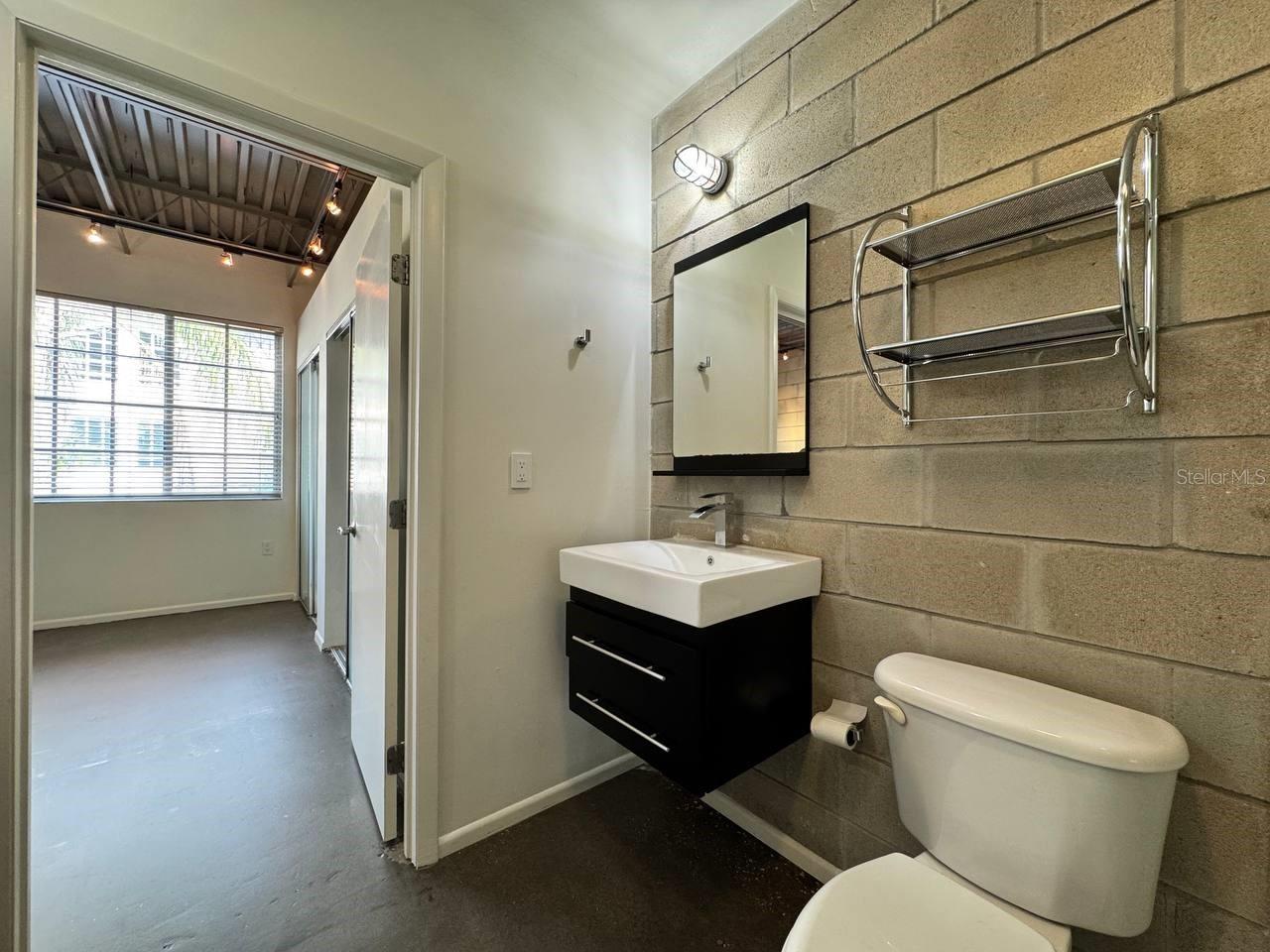 Image 21 of 26 For 2511 Azeele Street