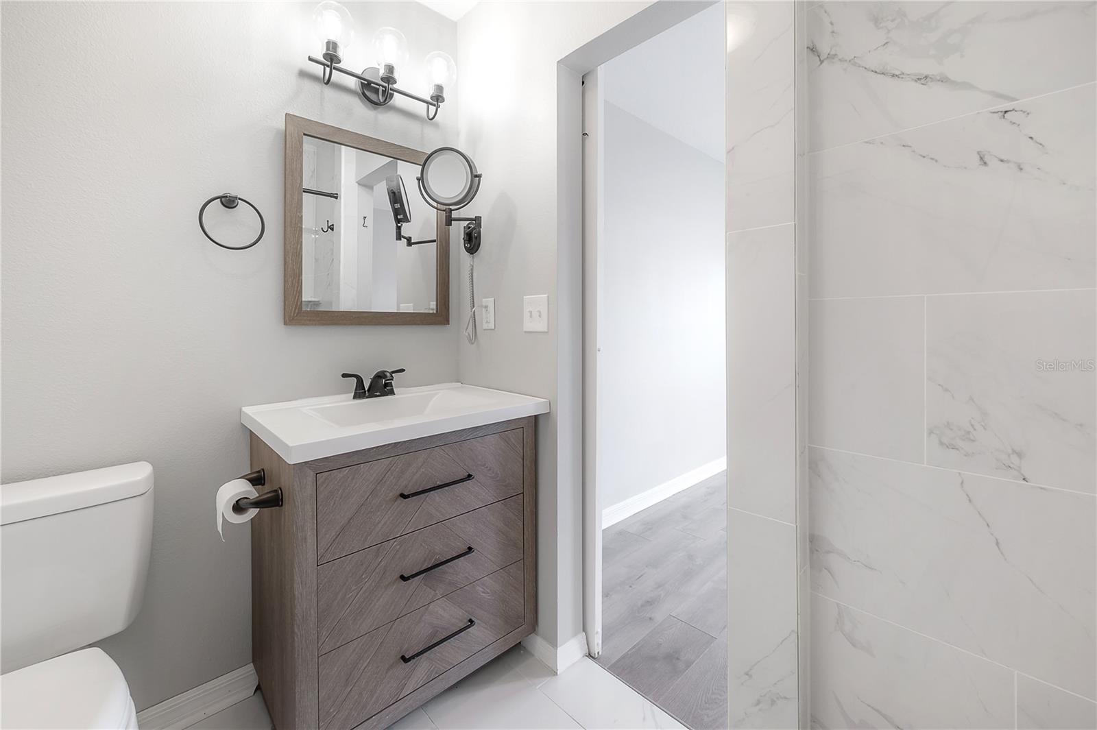 Image 19 of 42 For 595 Shady Grove Drive