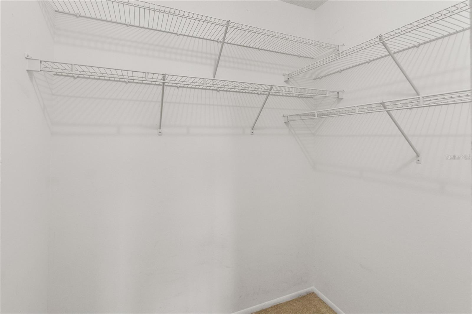 Image 23 of 41 For 225 Sun Vista Court S