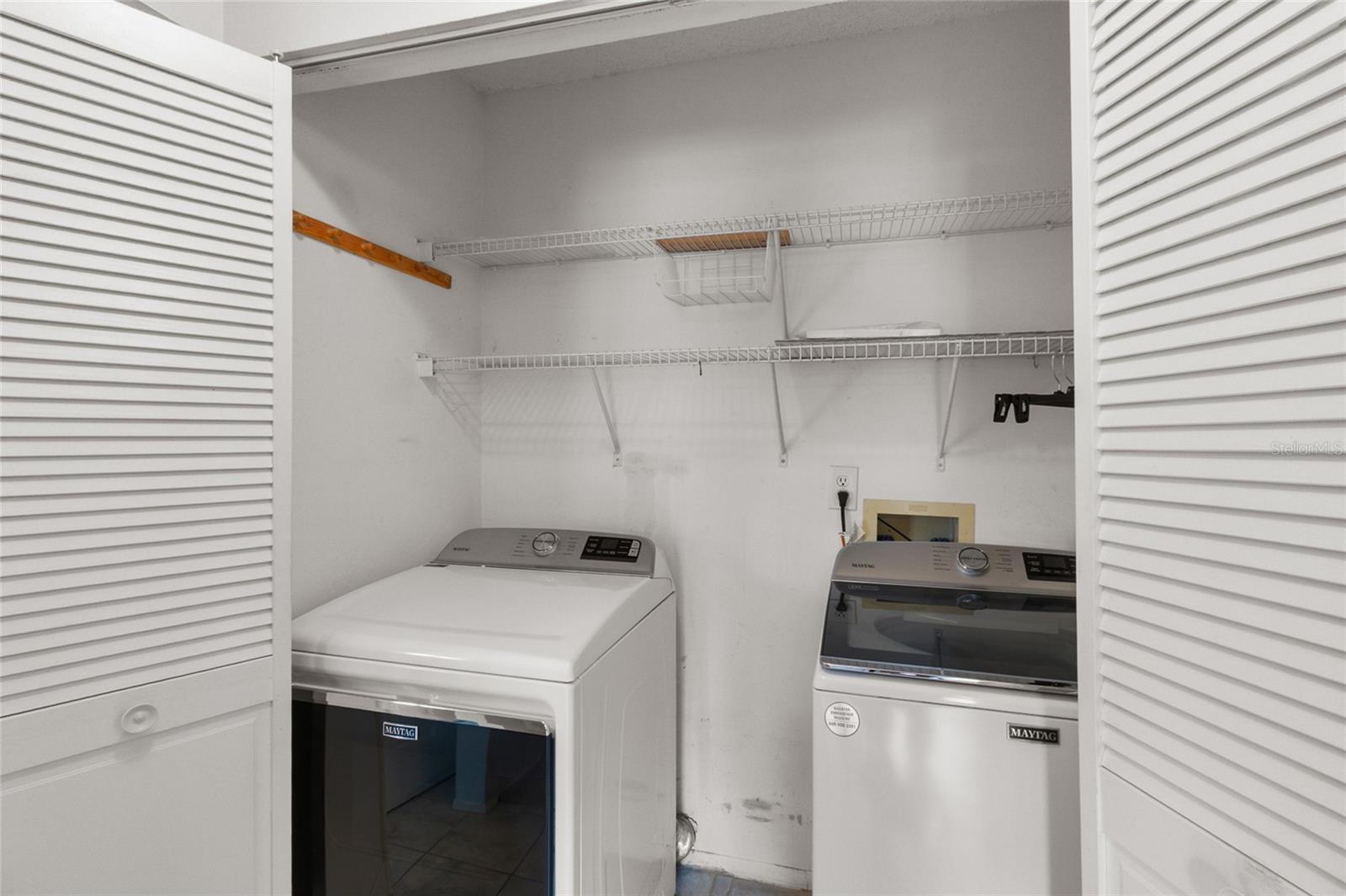 Image 28 of 41 For 225 Sun Vista Court S