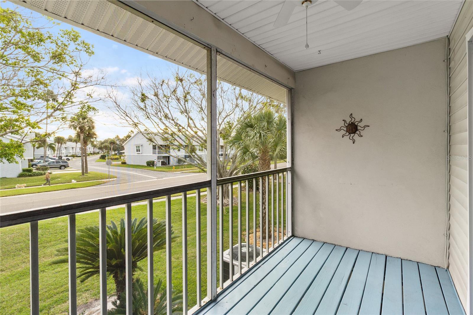 Image 30 of 41 For 225 Sun Vista Court S