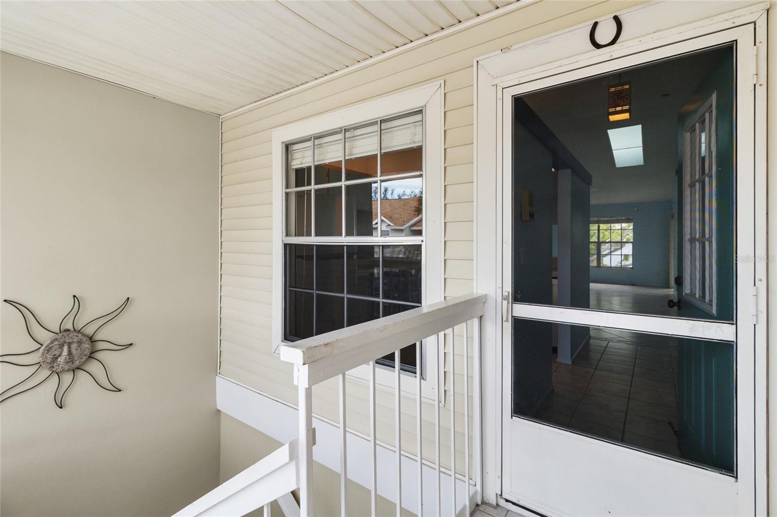 Image 5 of 41 For 225 Sun Vista Court S