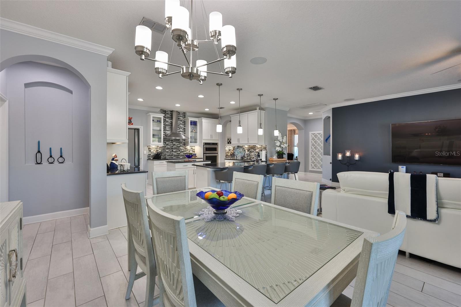 Image 23 of 74 For 10506 Cardera Drive