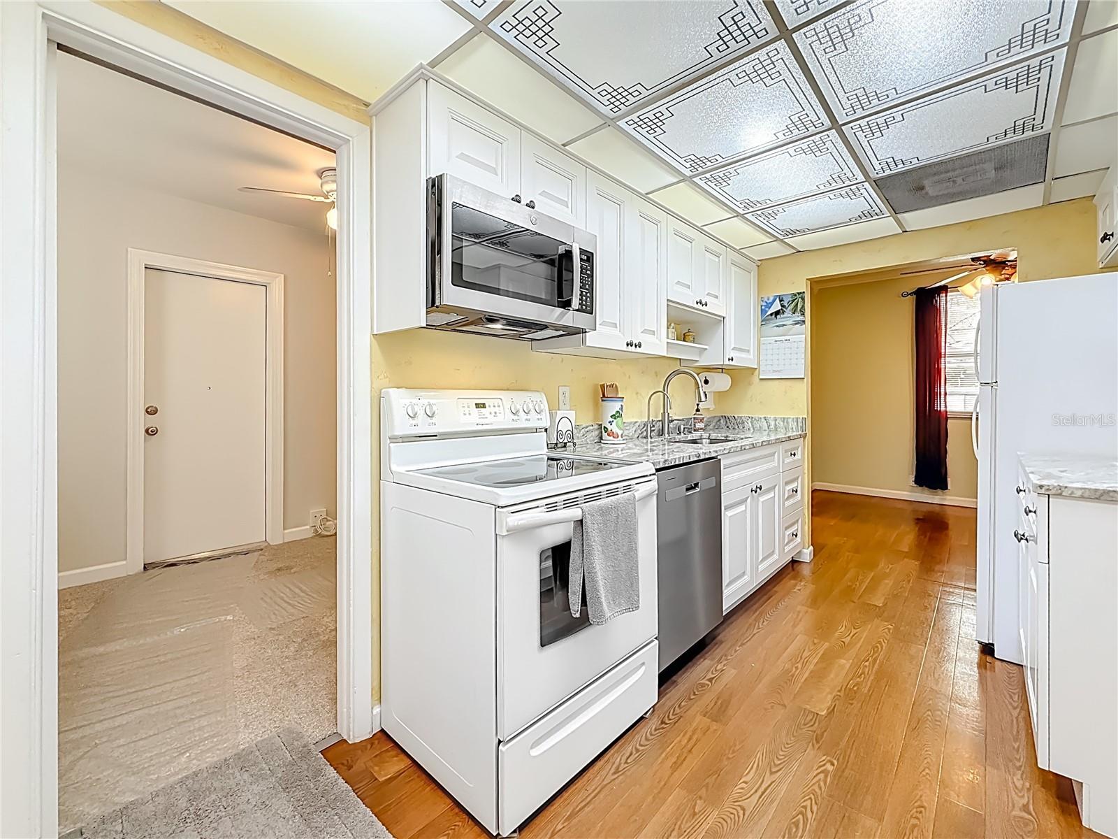 Image 11 of 38 For 3752 57th Avenue N