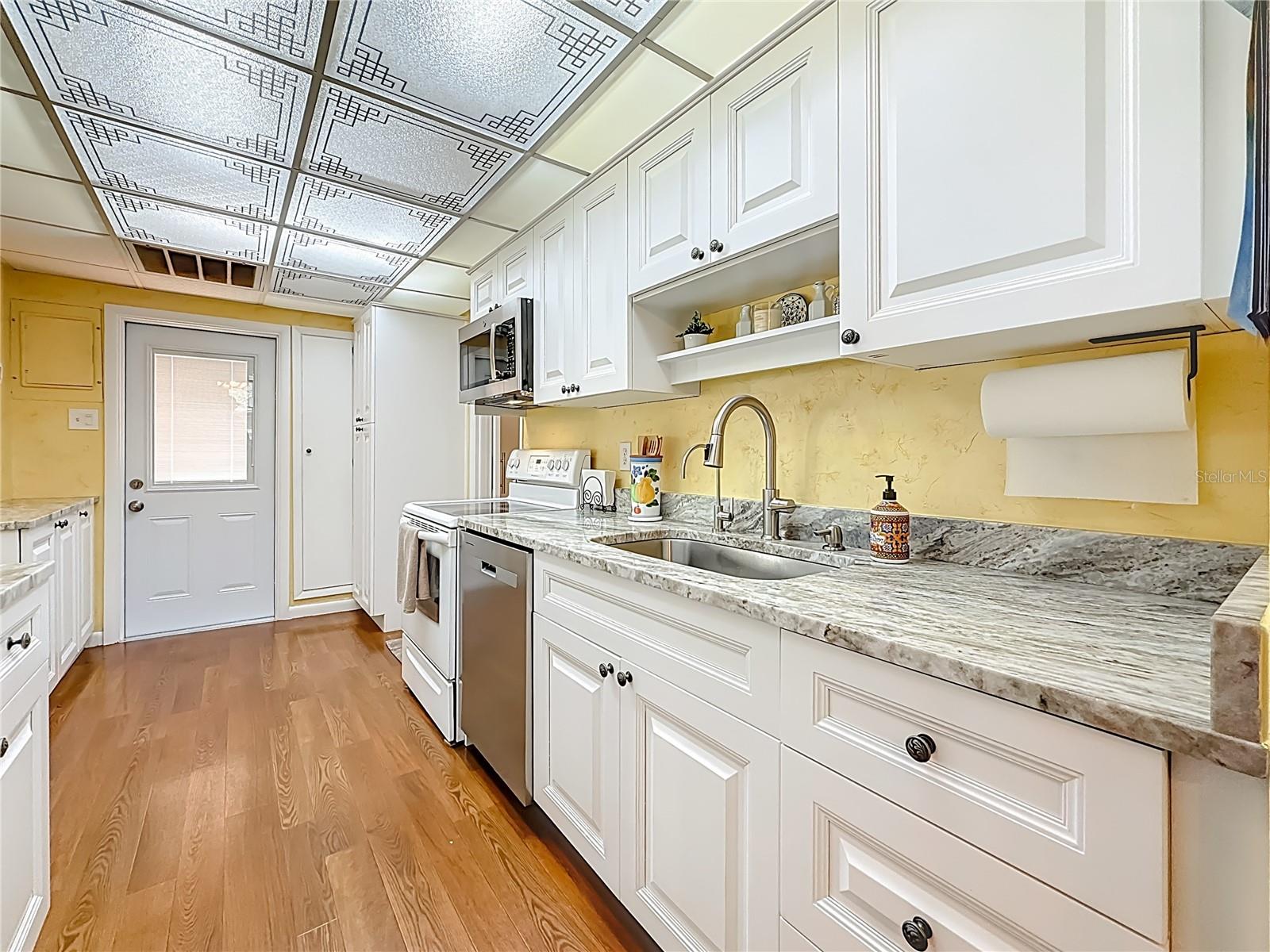 Image 14 of 38 For 3752 57th Avenue N