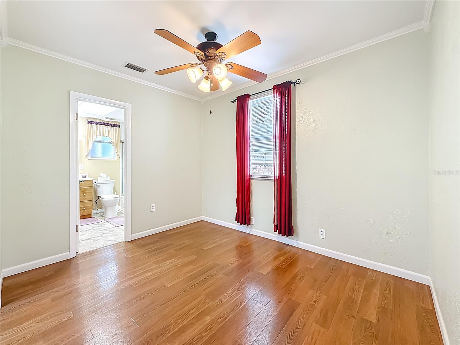 Image 18 of 38 For 3752 57th Avenue N