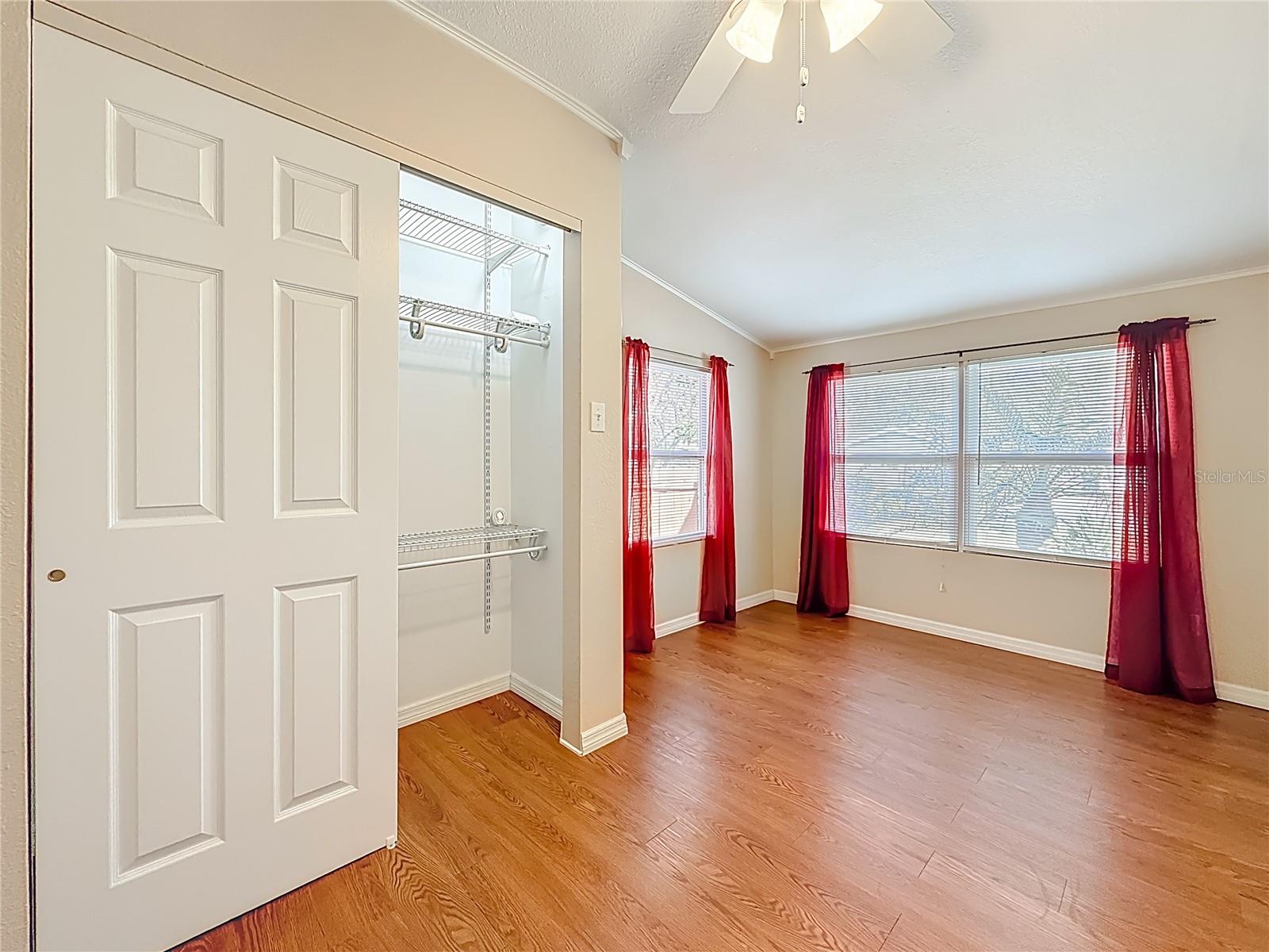 Image 21 of 38 For 3752 57th Avenue N