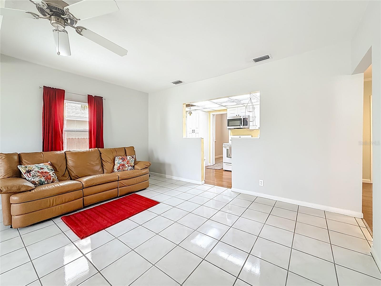 Image 7 of 38 For 3752 57th Avenue N